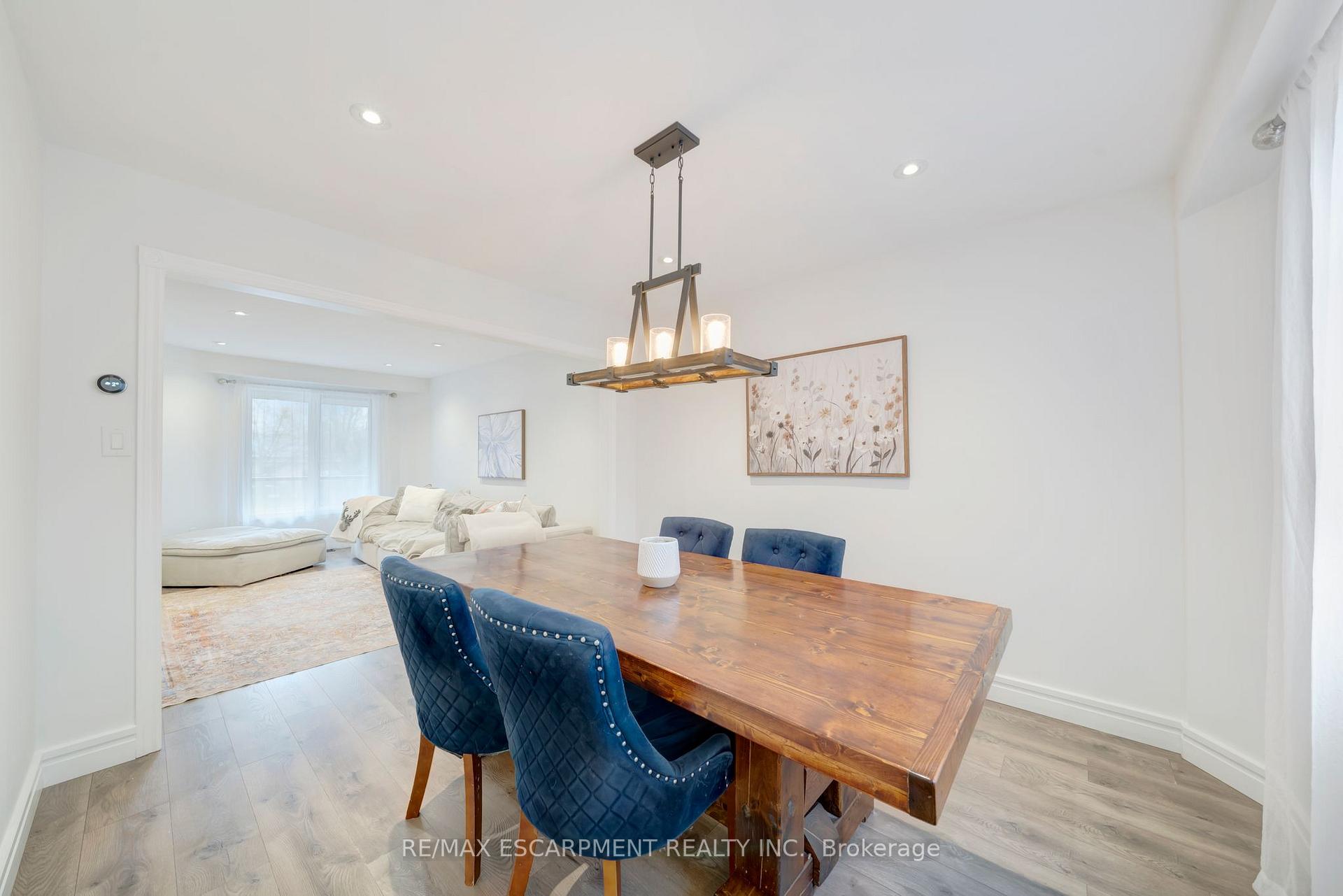 Photo 20 of 37 Dalegrove Crescent, Hamilton, Stoney Creek — HOMEH