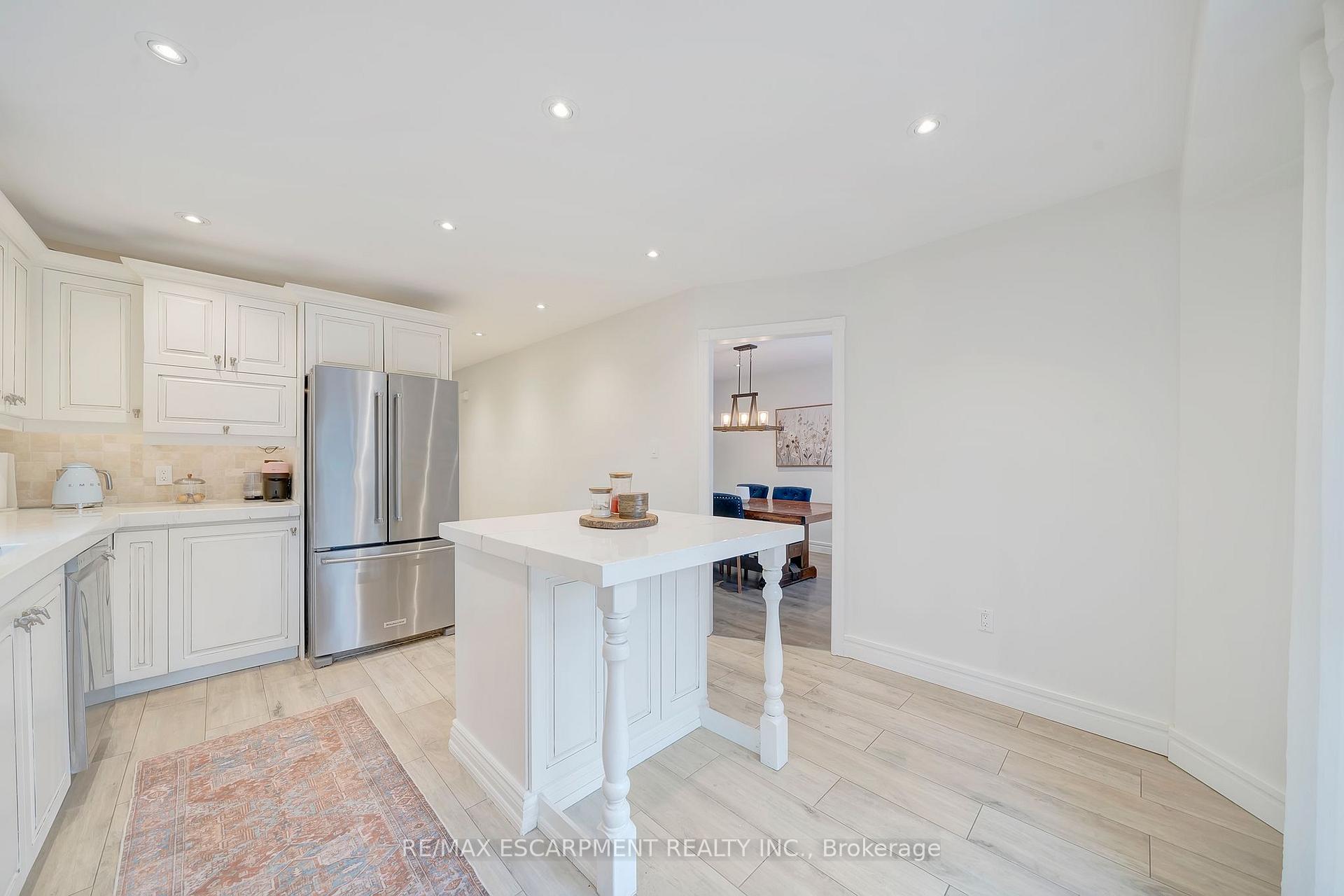 Photo 11 of 37 Dalegrove Crescent, Hamilton, Stoney Creek — HOMEH
