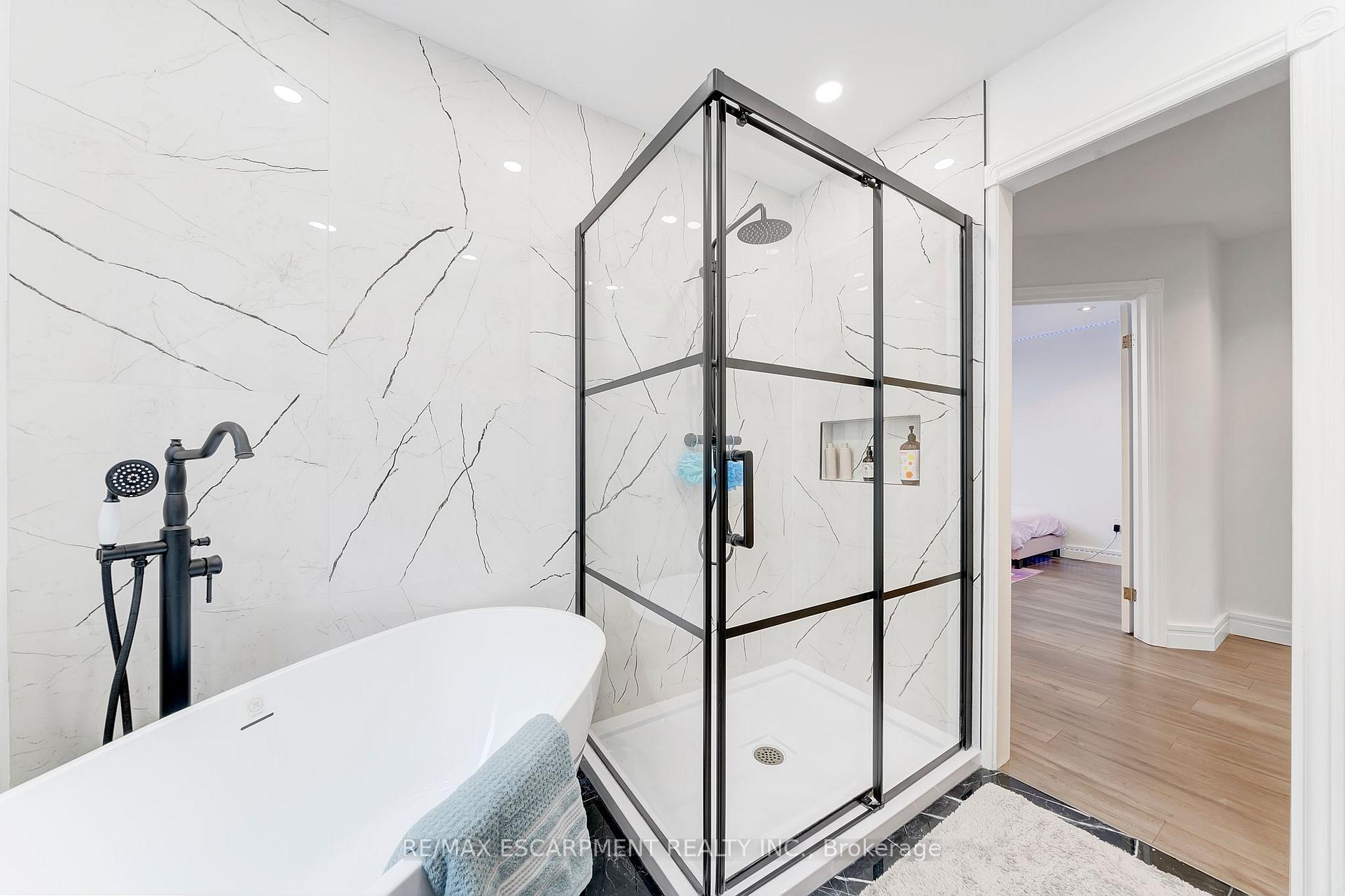 Photo 27 of 37 Dalegrove Crescent, Hamilton, Stoney Creek — HOMEH