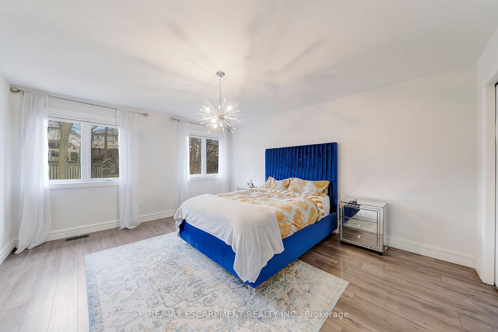 Photo 25 of 37 Dalegrove Crescent, Hamilton, Stoney Creek — HOMEH