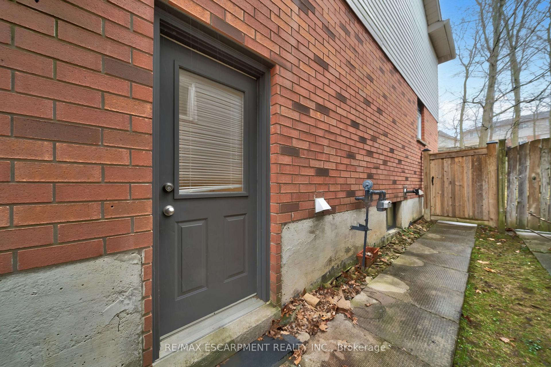 Photo 29 of 37 Dalegrove Crescent, Hamilton, Stoney Creek — HOMEH