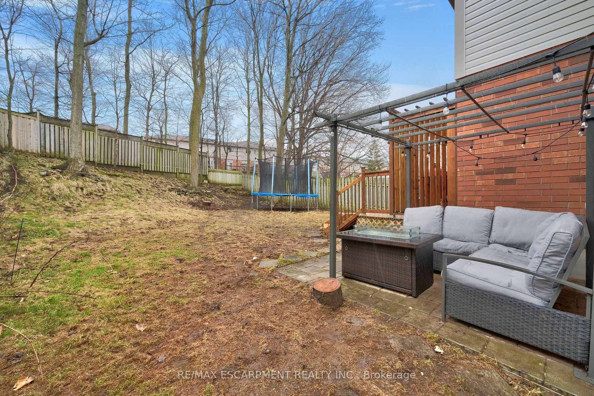 Photo 38 of 37 Dalegrove Crescent, Hamilton, Stoney Creek — HOMEH