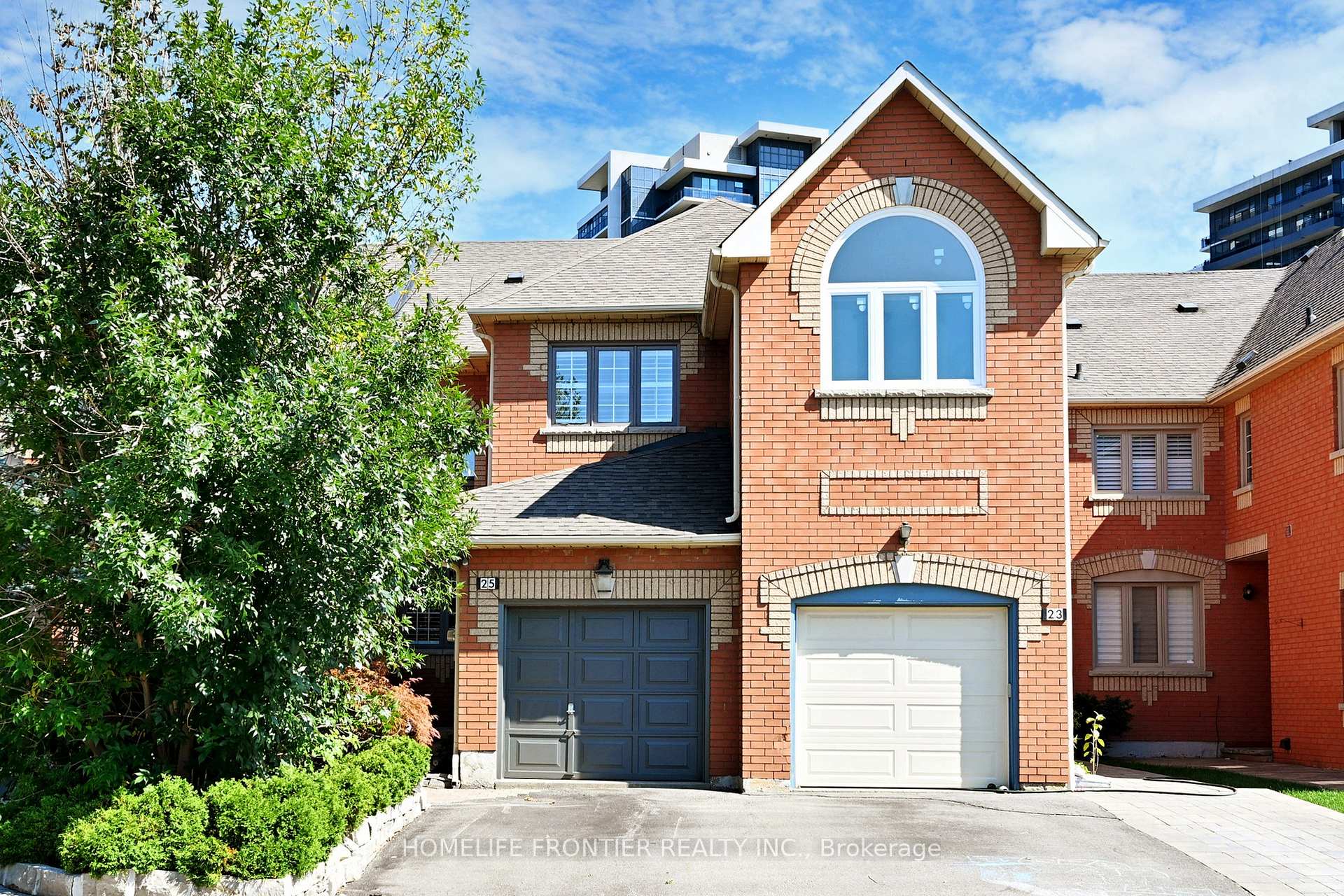 Photo 1 of 25 Karl Court, Vaughan, Beverley Glen — HOMEH