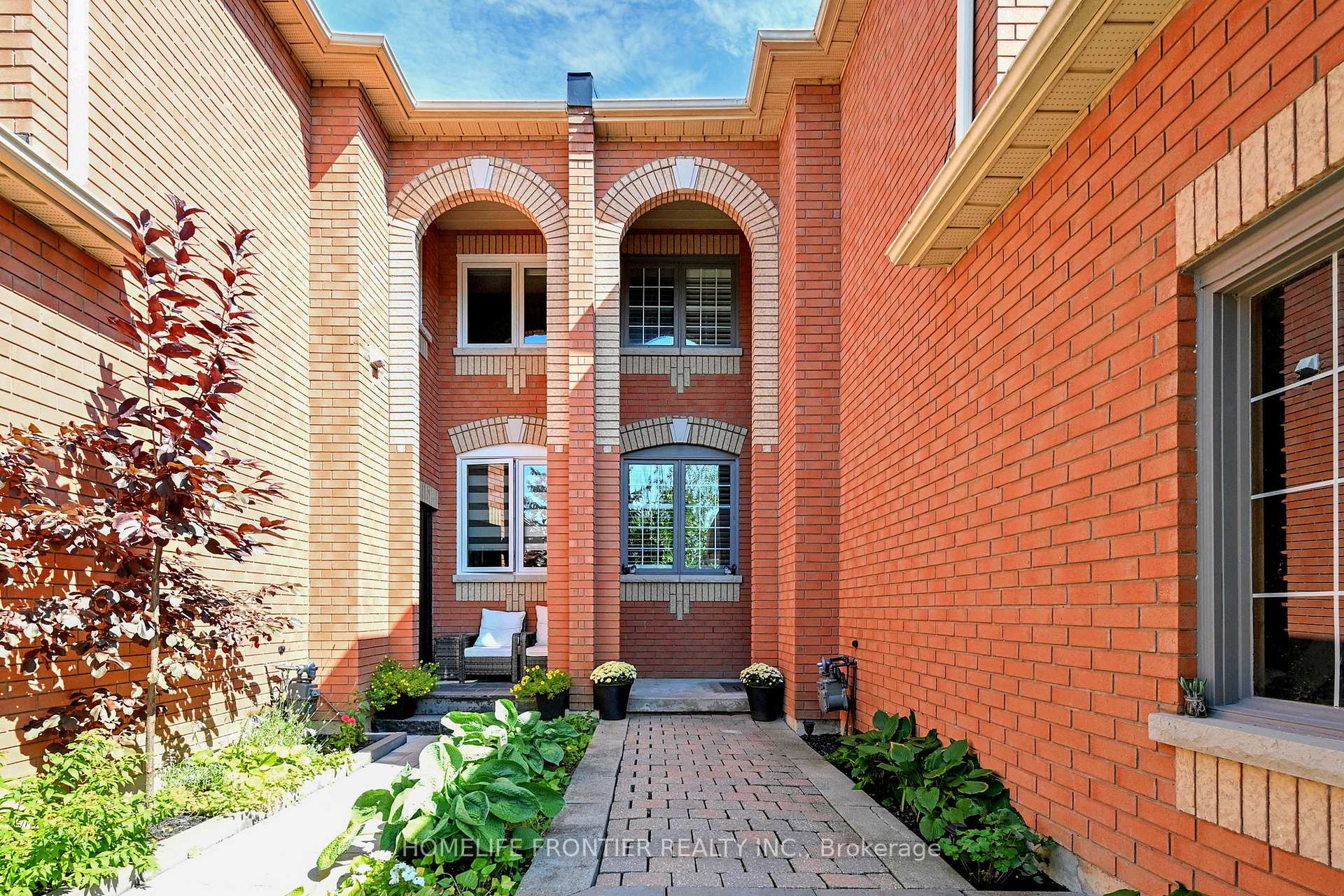 Photo 5 of 25 Karl Court, Vaughan, Beverley Glen — HOMEH