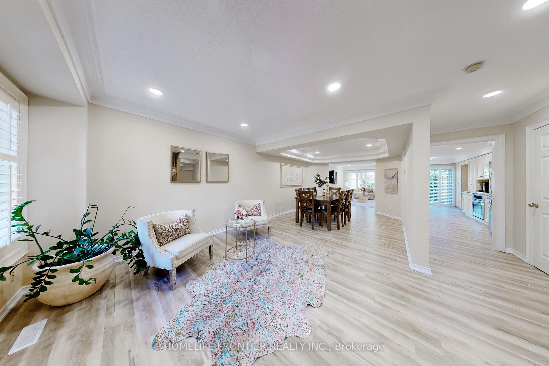 Photo 4 of 25 Karl Court, Vaughan, Beverley Glen — HOMEH