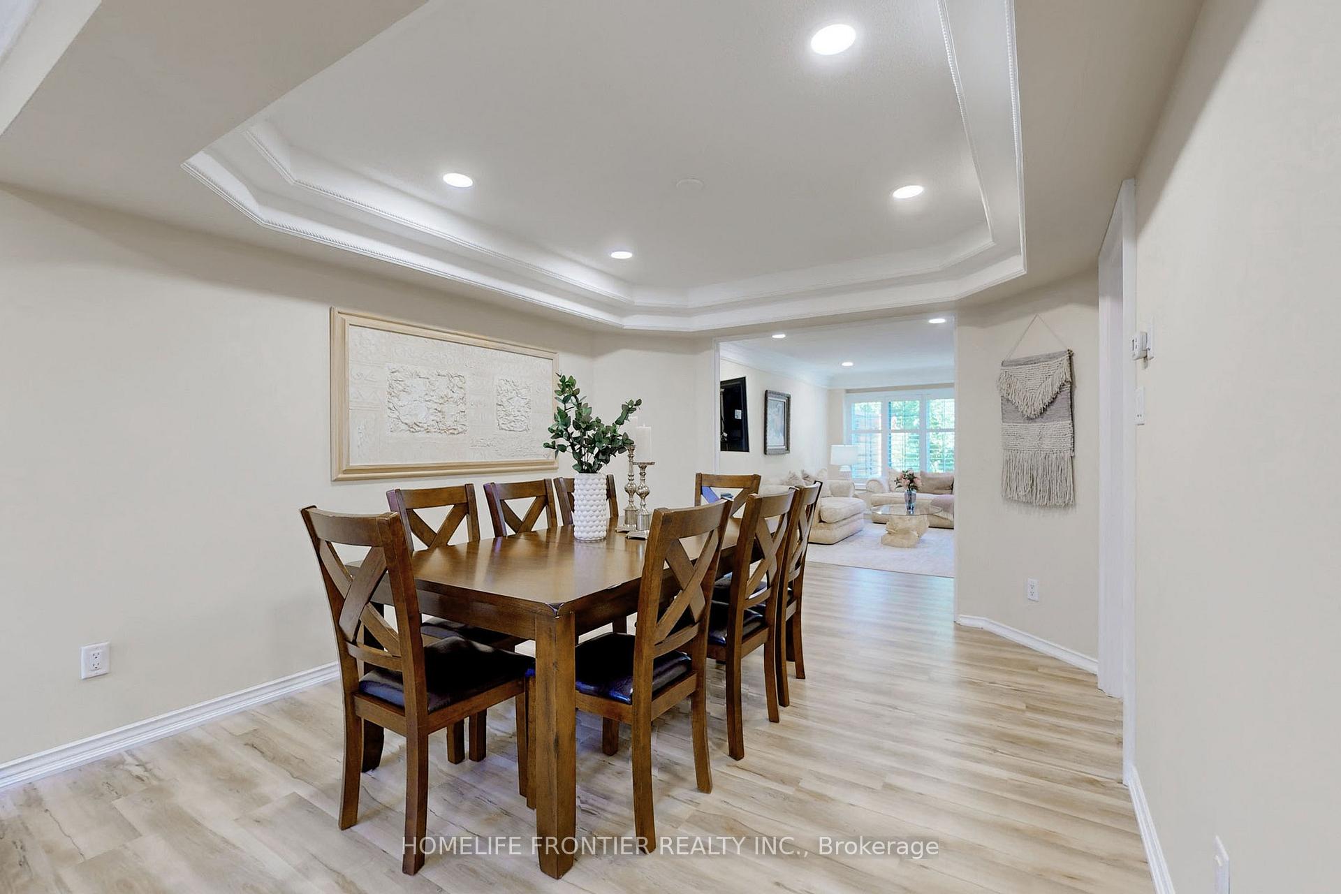 Photo 7 of 25 Karl Court, Vaughan, Beverley Glen — HOMEH