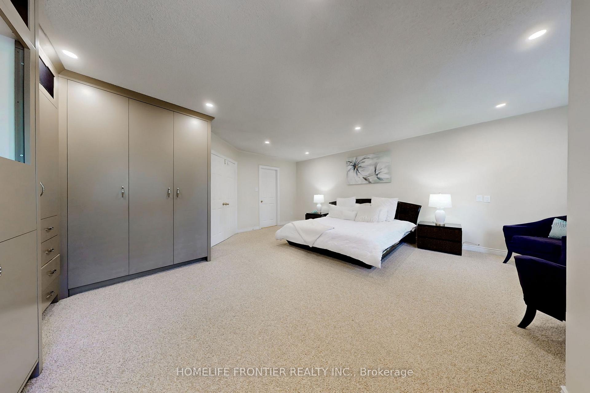 Photo 15 of 25 Karl Court, Vaughan, Beverley Glen — HOMEH
