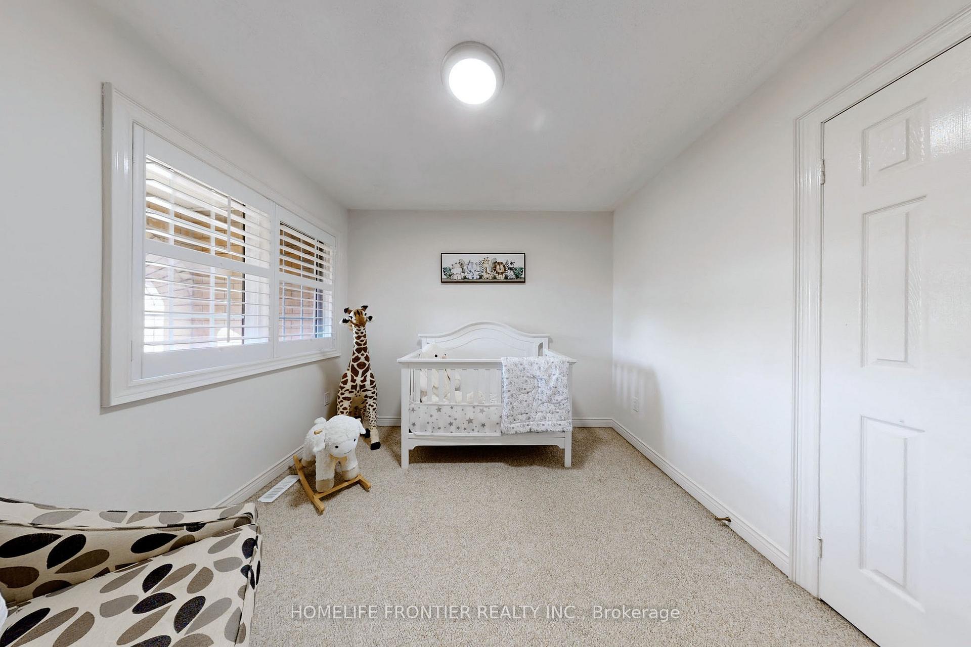 Photo 24 of 25 Karl Court, Vaughan, Beverley Glen — HOMEH