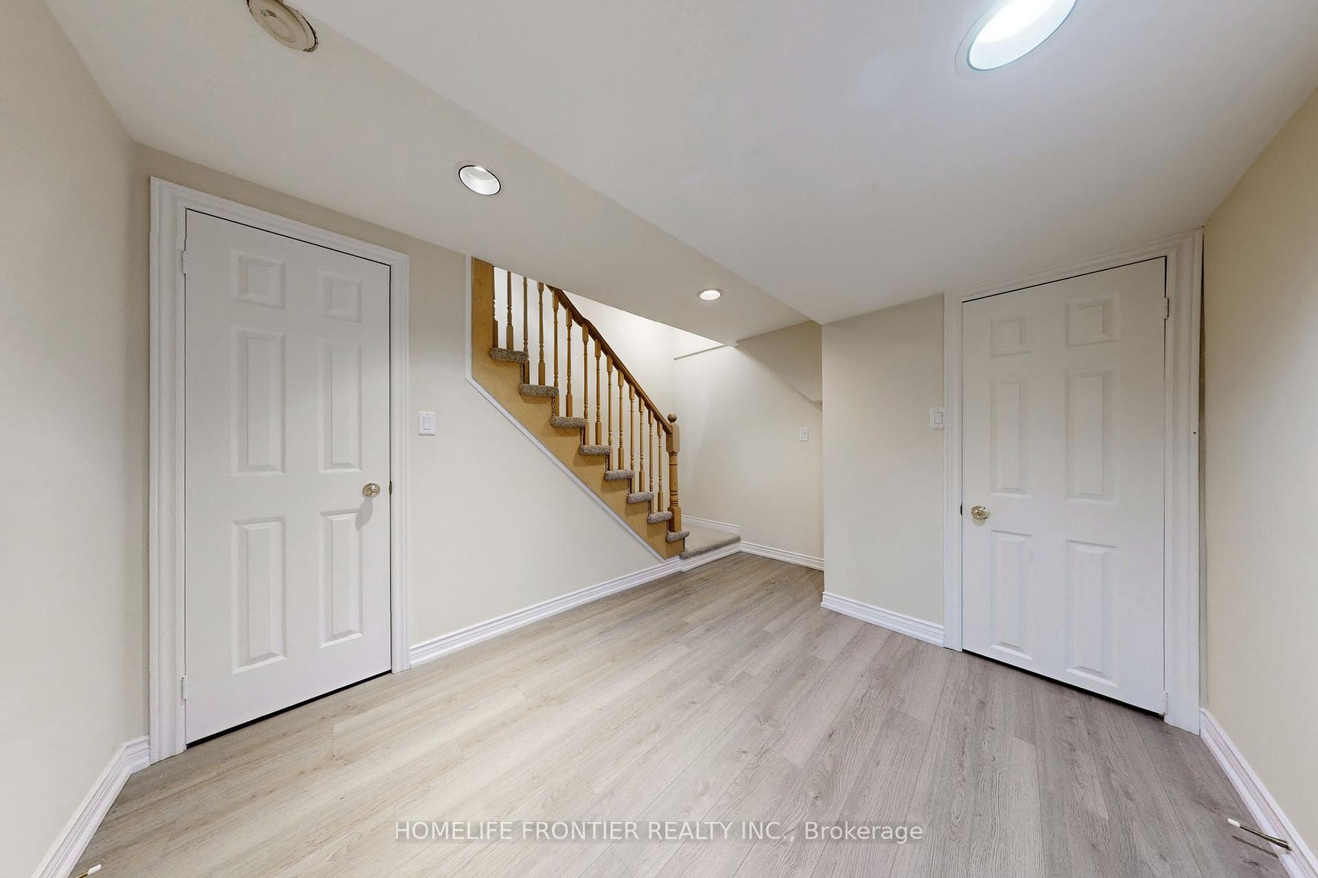Photo 22 of 25 Karl Court, Vaughan, Beverley Glen — HOMEH