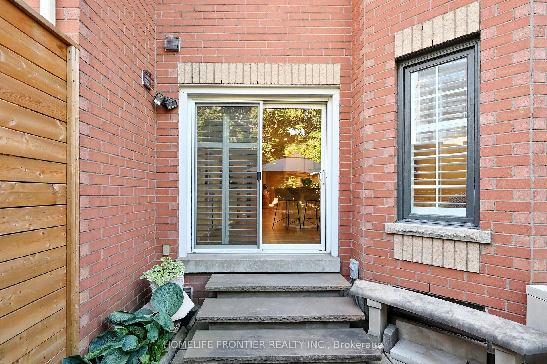 Photo 28 of 25 Karl Court, Vaughan, Beverley Glen — HOMEH