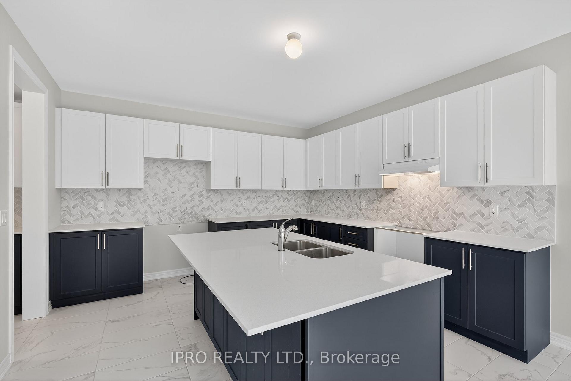 Photo 2 of 1474 Davis Loop Circle, Innisfil, Lefroy — HOMEH