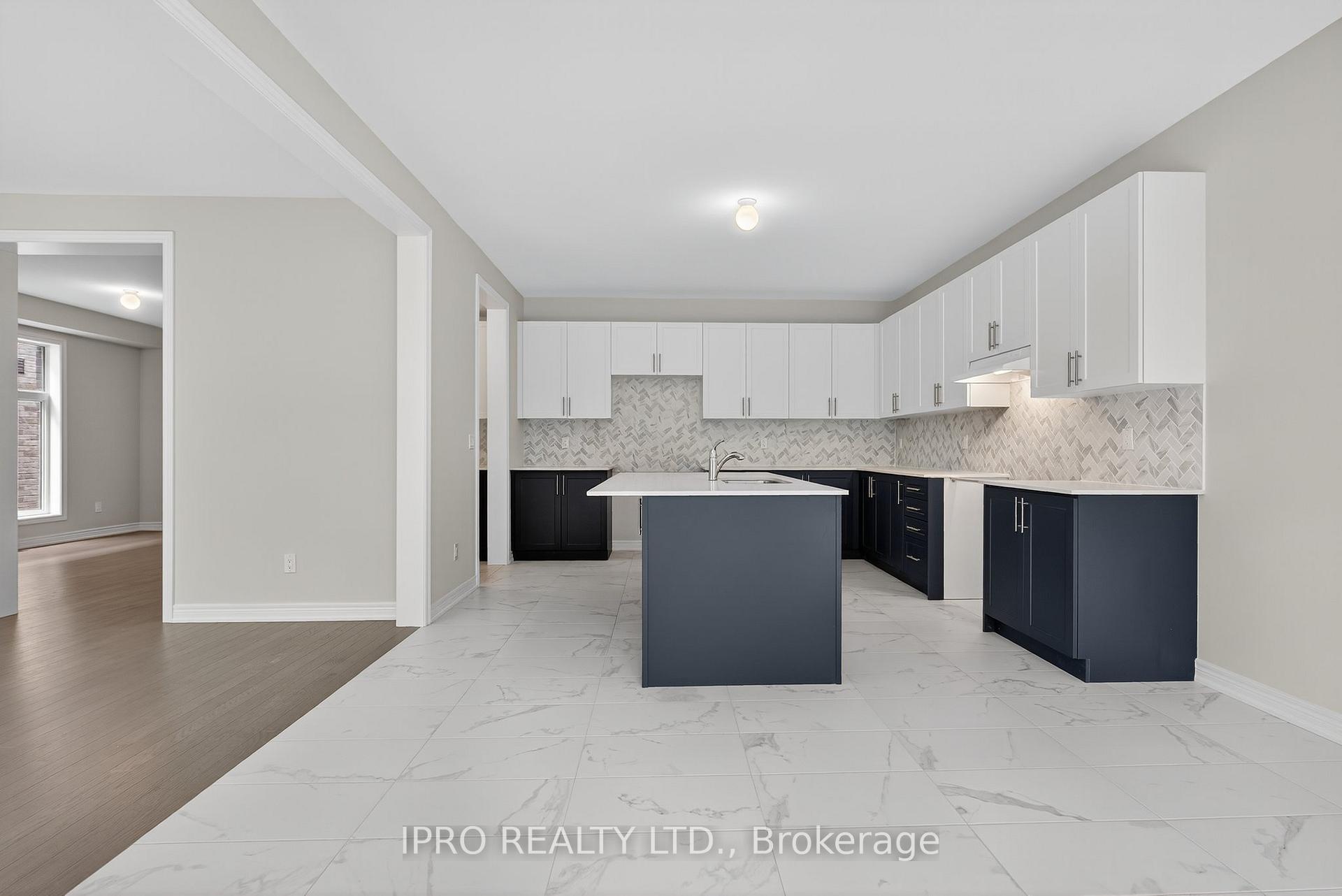 Photo 5 of 1474 Davis Loop Circle, Innisfil, Lefroy — HOMEH