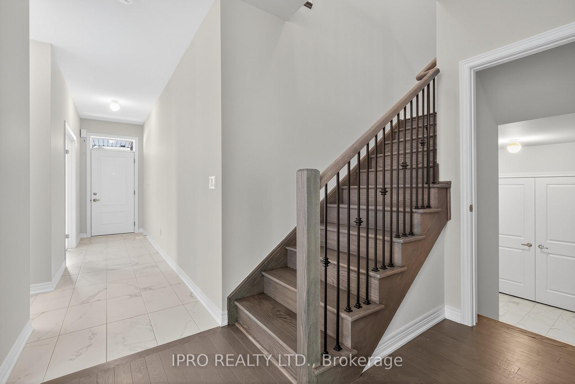 Photo 11 of 1474 Davis Loop Circle, Innisfil, Lefroy — HOMEH