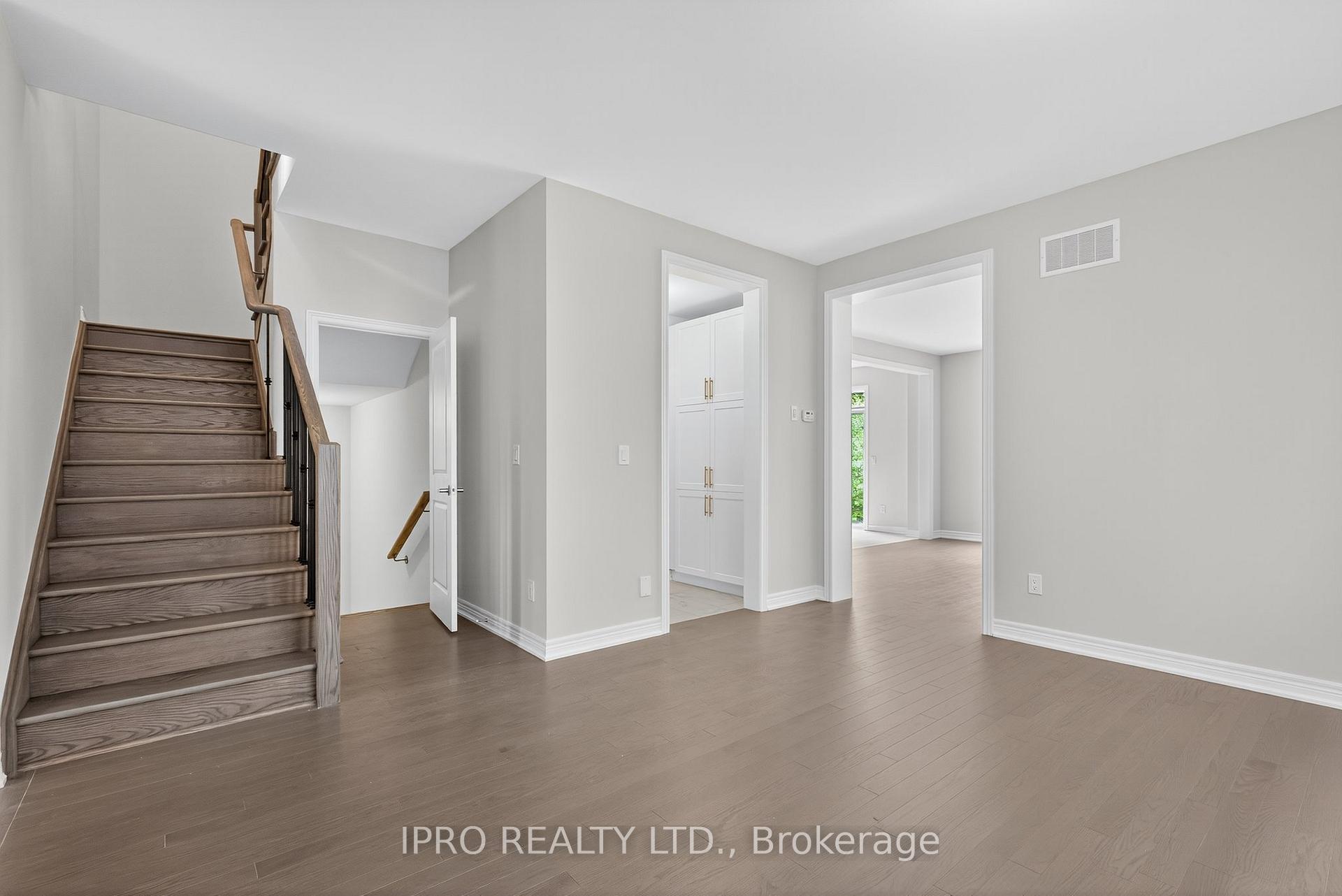Photo 15 of 1474 Davis Loop Circle, Innisfil, Lefroy — HOMEH