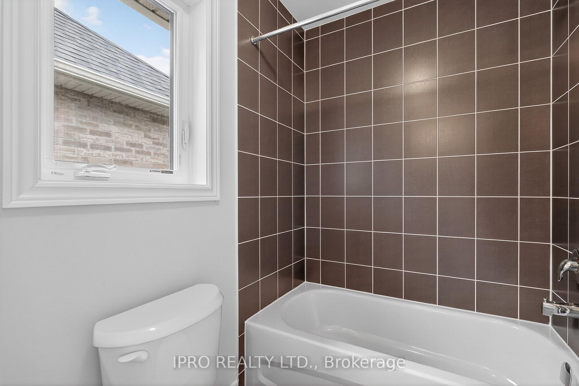 Photo 39 of 1474 Davis Loop Circle, Innisfil, Lefroy — HOMEH