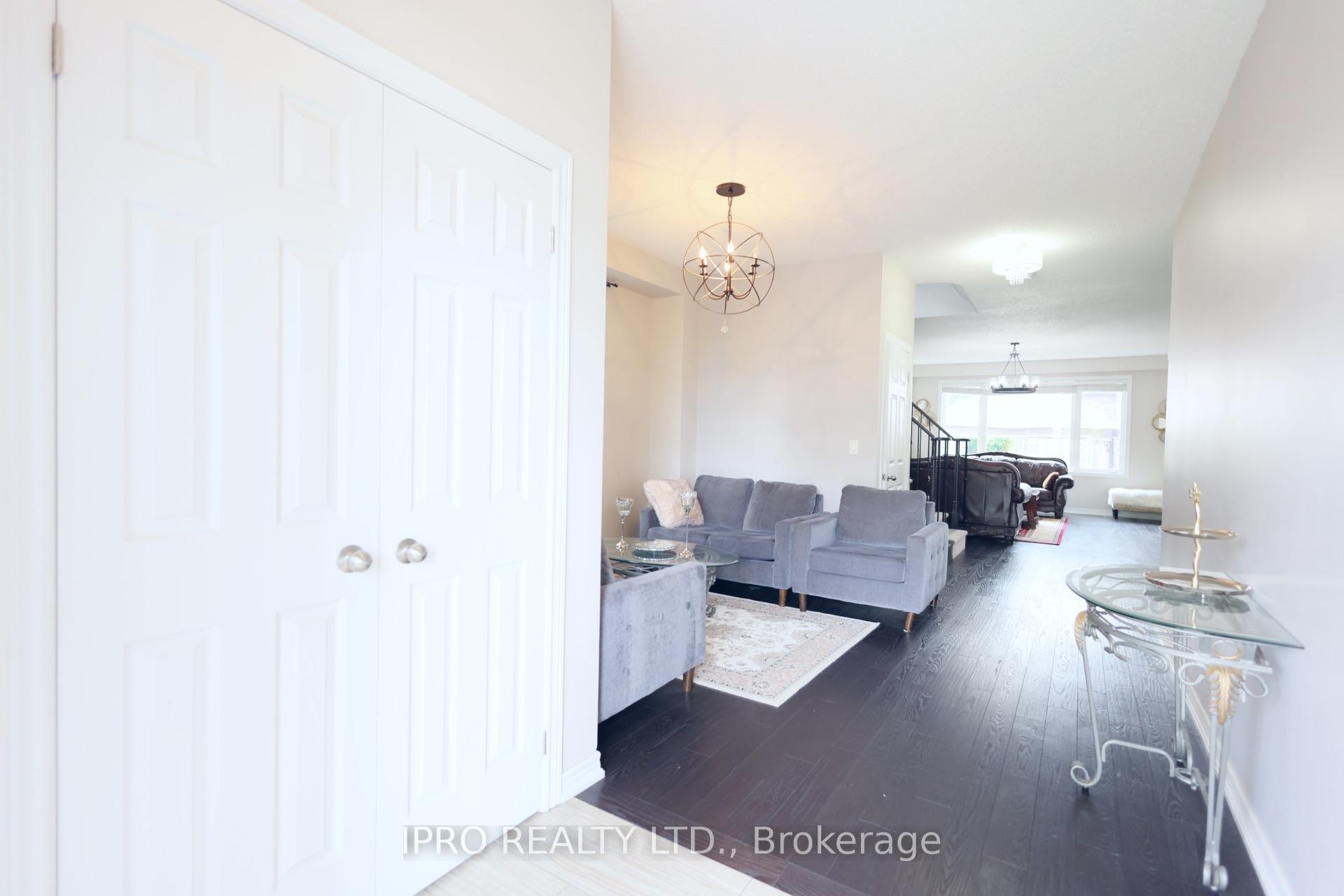 Photo 5 of 84 Courtney Street, Clarington, Bowmanville — HOMEH