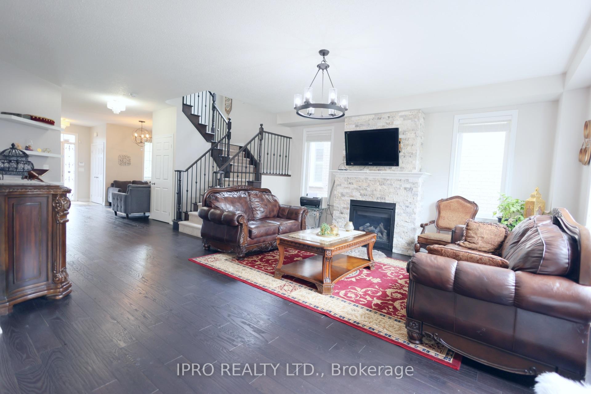 Photo 18 of 84 Courtney Street, Clarington, Bowmanville — HOMEH