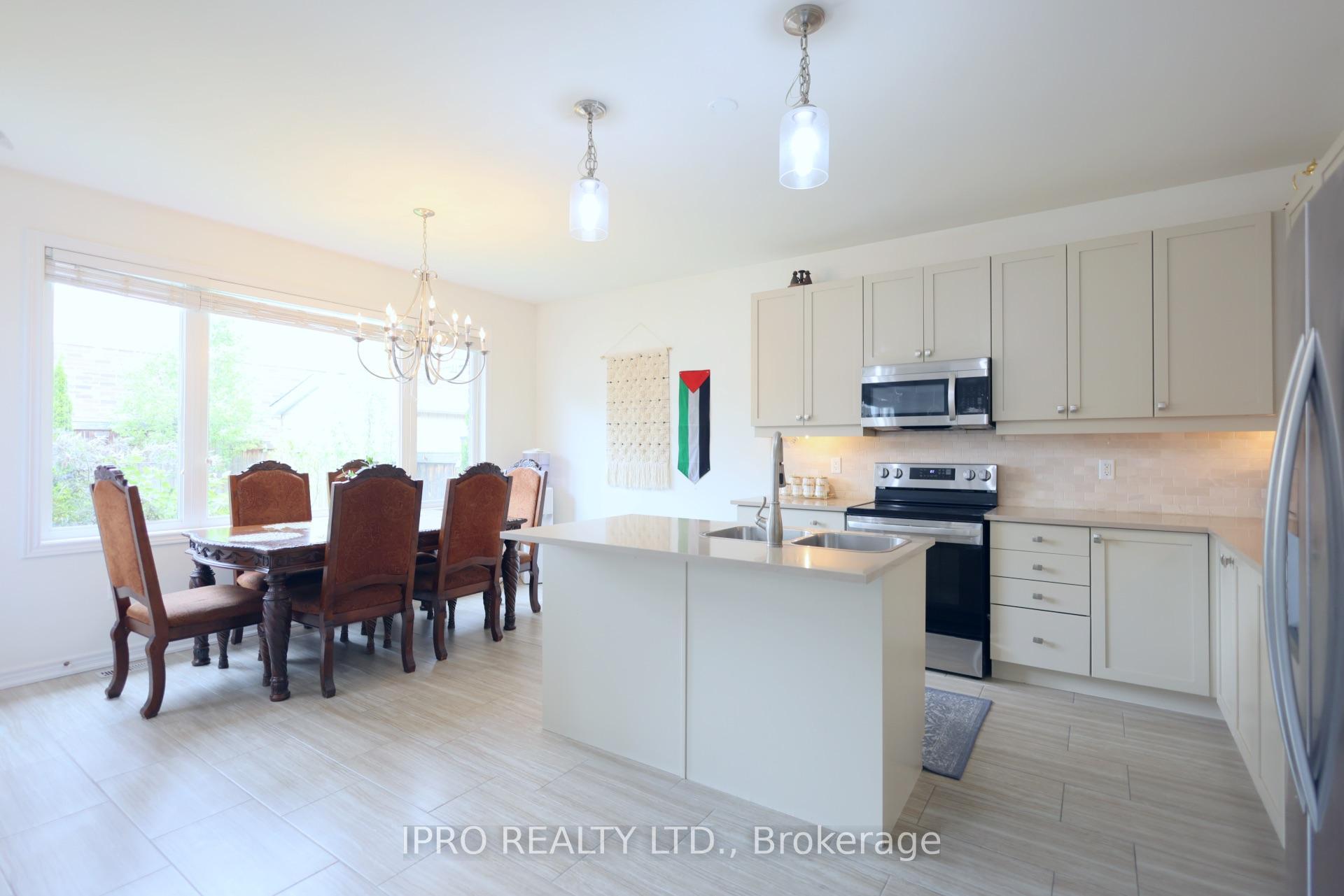 Photo 9 of 84 Courtney Street, Clarington, Bowmanville — HOMEH