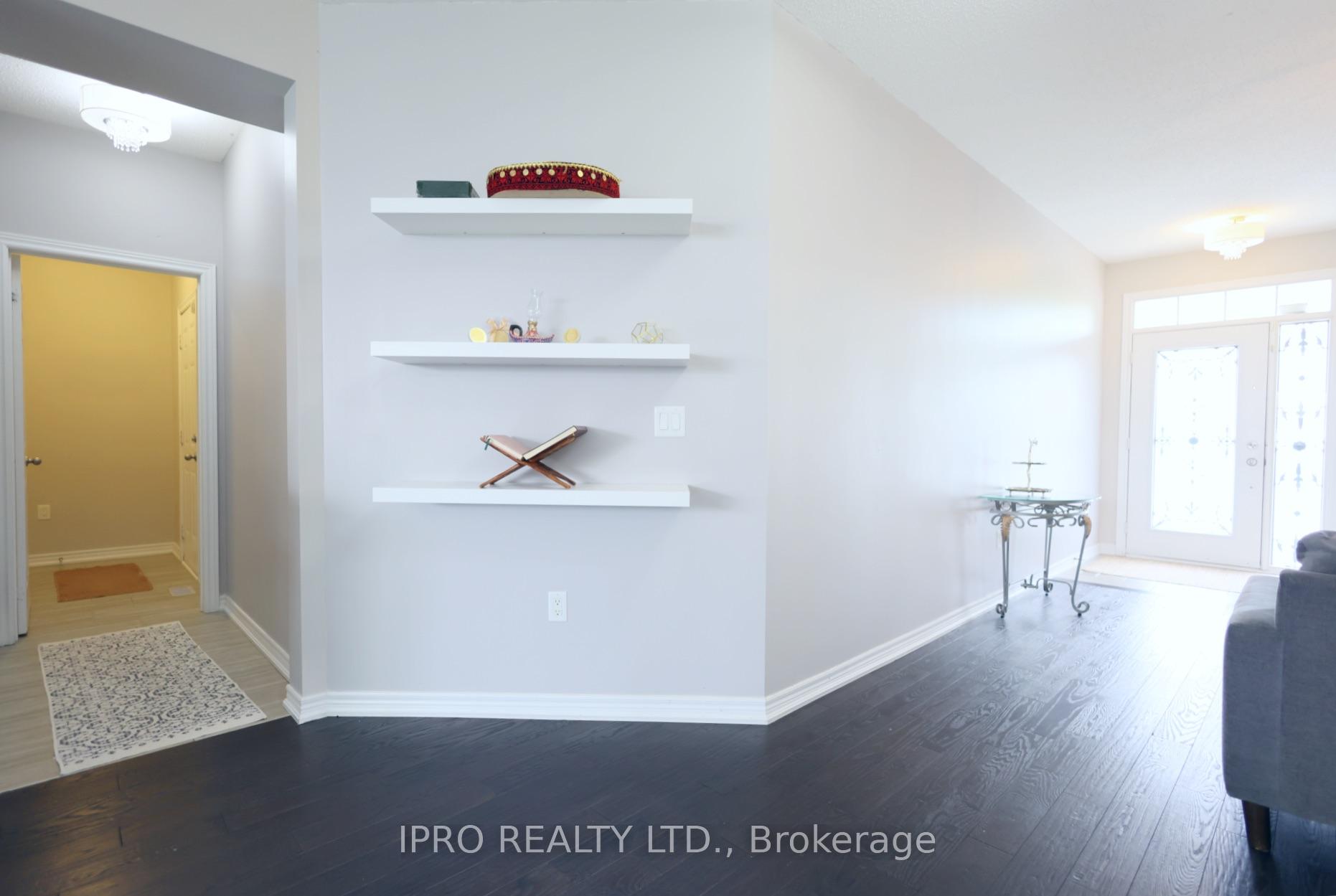 Photo 4 of 84 Courtney Street, Clarington, Bowmanville — HOMEH