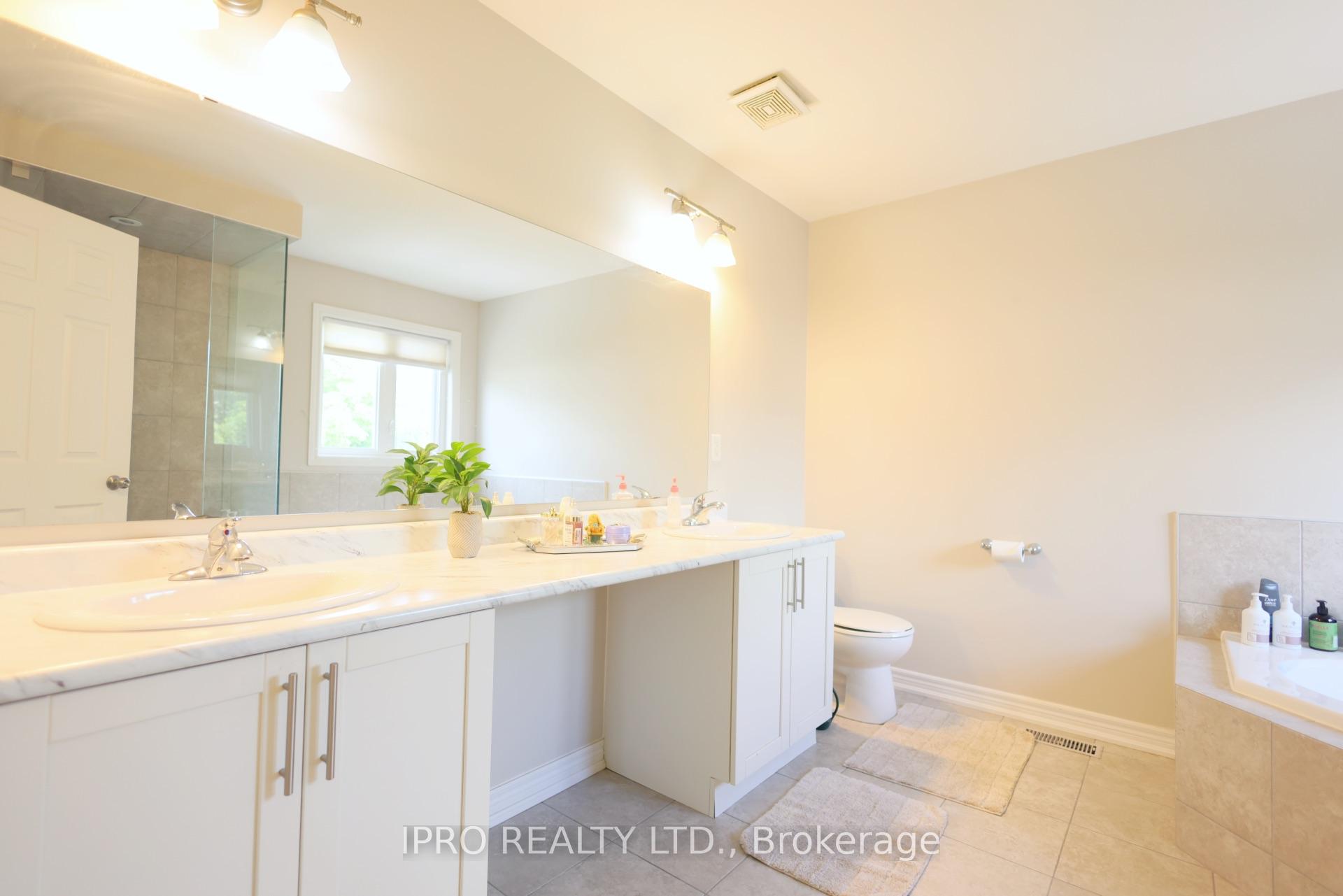 Photo 3 of 84 Courtney Street, Clarington, Bowmanville — HOMEH