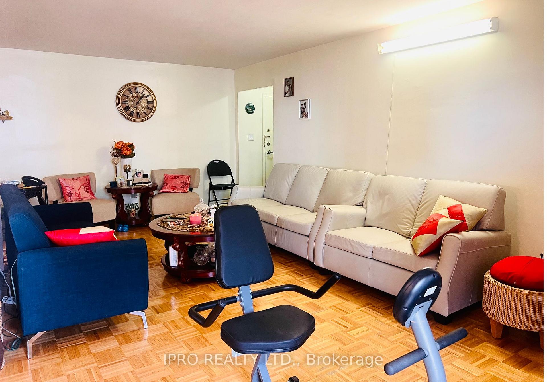 Photo 6 of Unit 2418, 5 Massey Square, Toronto, Crescent Town — HOMEH