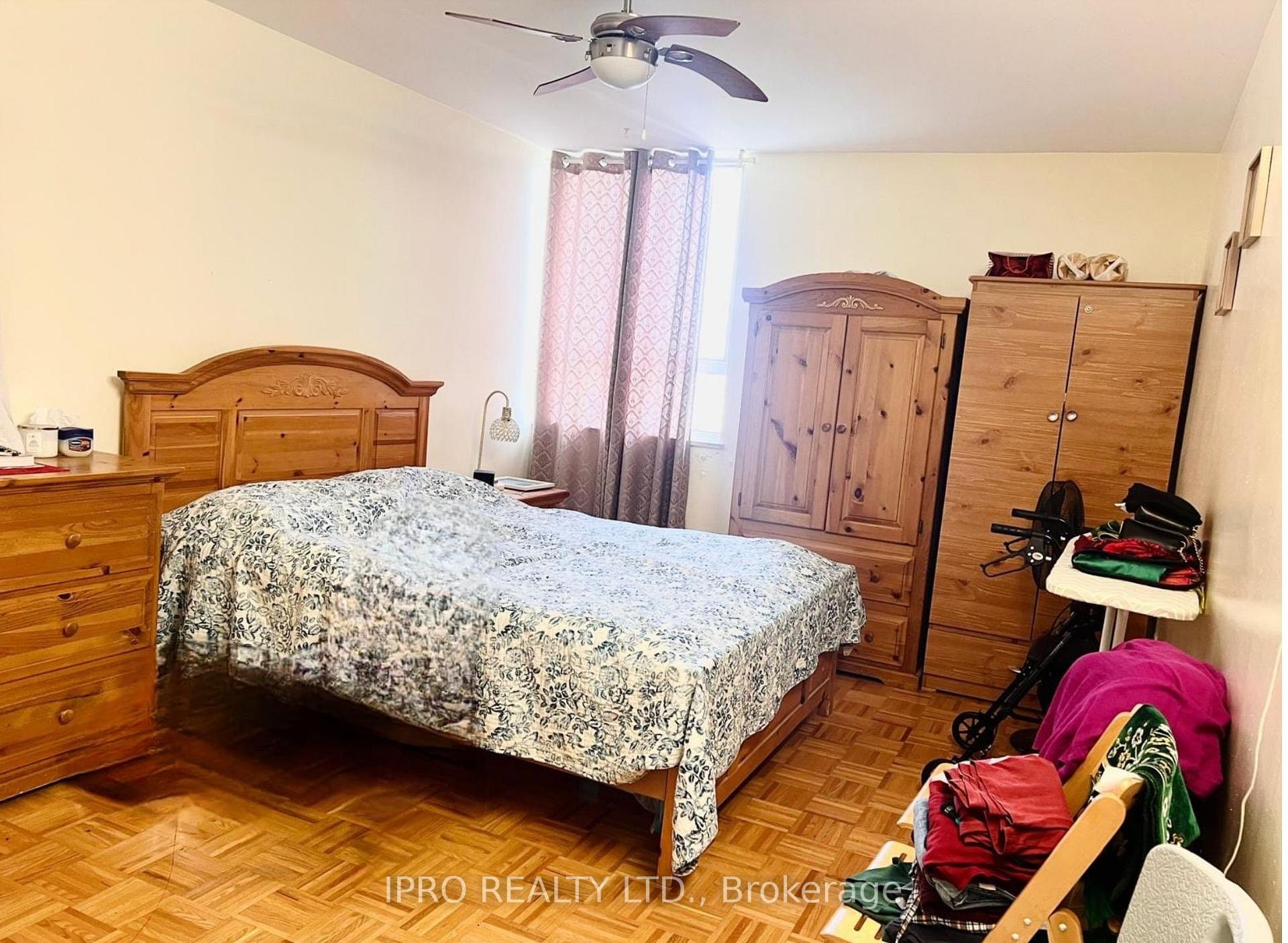 Photo 4 of Unit 2418, 5 Massey Square, Toronto, Crescent Town — HOMEH