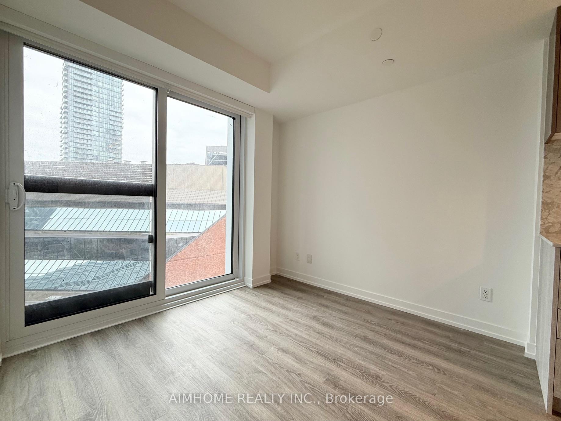 Photo 3 of Unit 1005, 771 Yonge Street, Toronto, The Annex — HOMEH
