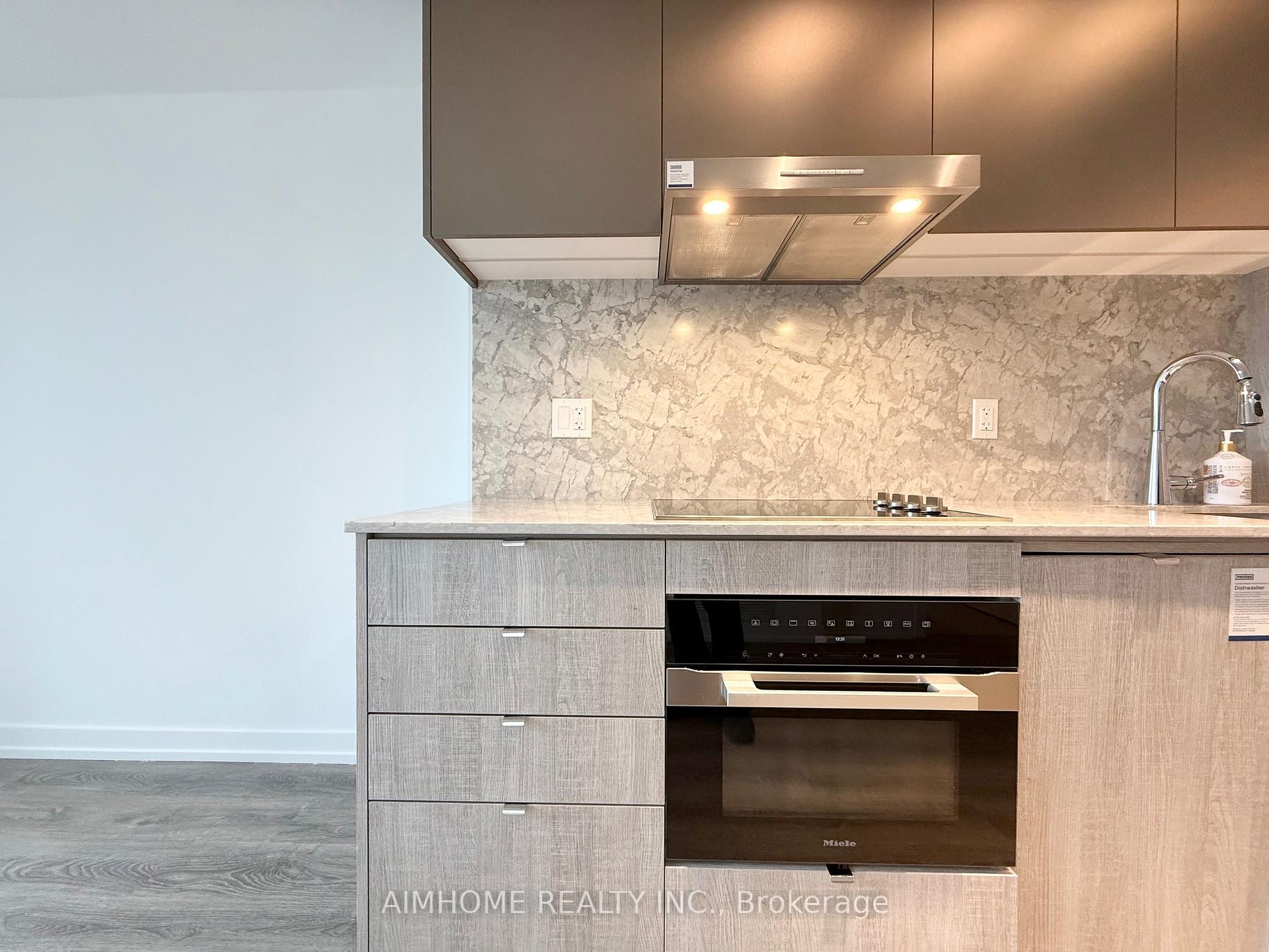 Photo 8 of Unit 1005, 771 Yonge Street, Toronto, The Annex — HOMEH