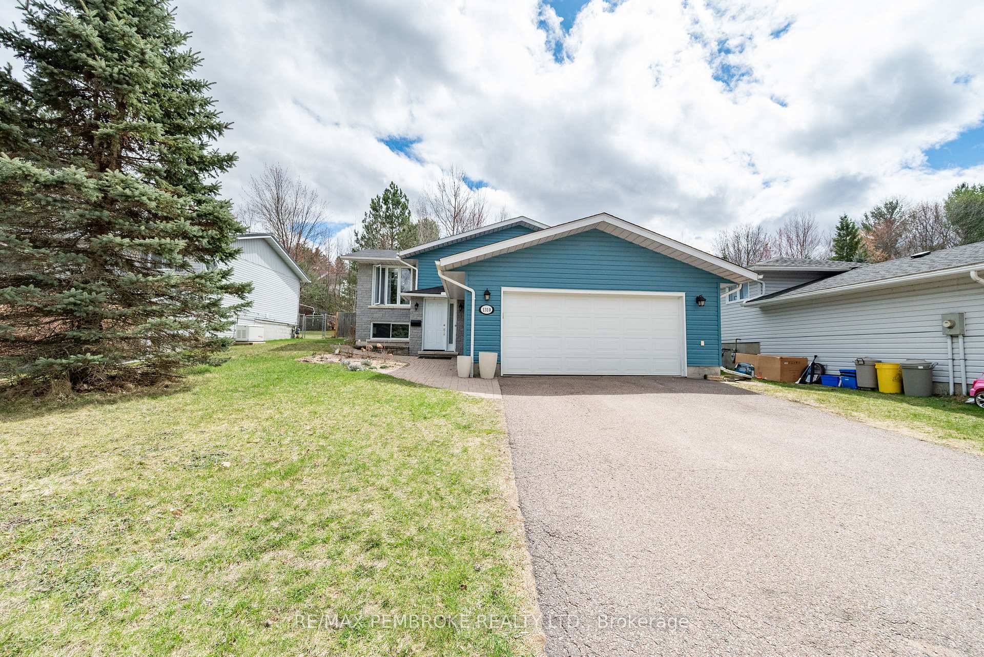 Photo 11 of 1310 Victoria Street, Petawawa — HOMEH