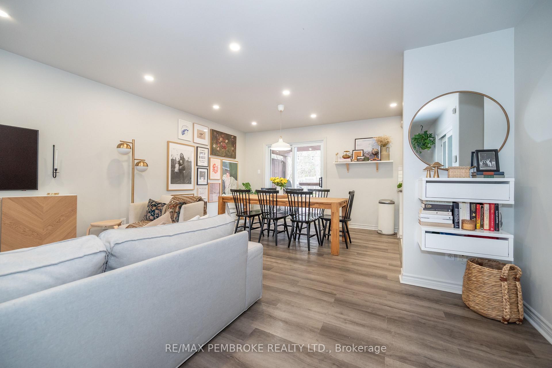 Photo 13 of 1310 Victoria Street, Petawawa — HOMEH