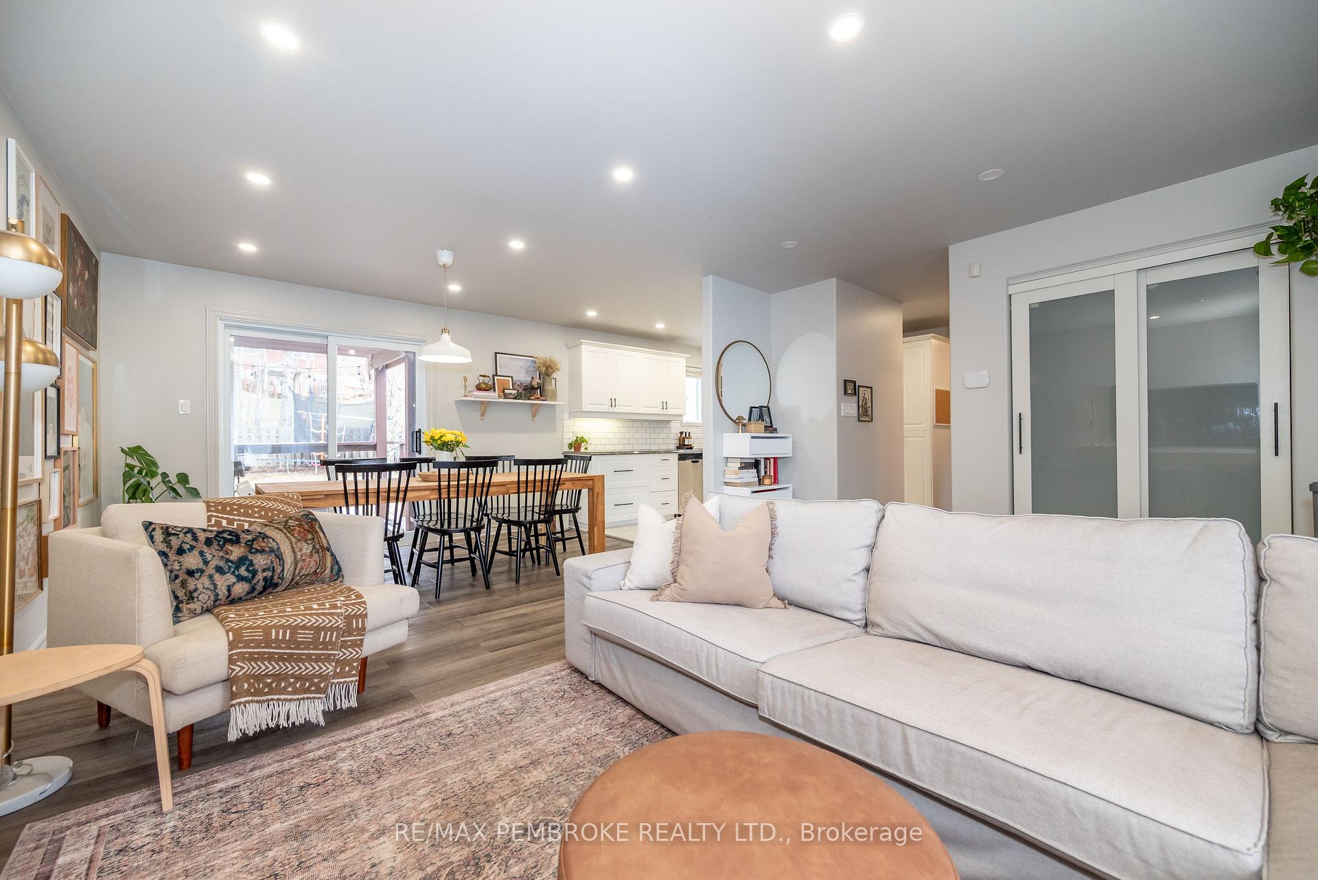Photo 8 of 1310 Victoria Street, Petawawa — HOMEH