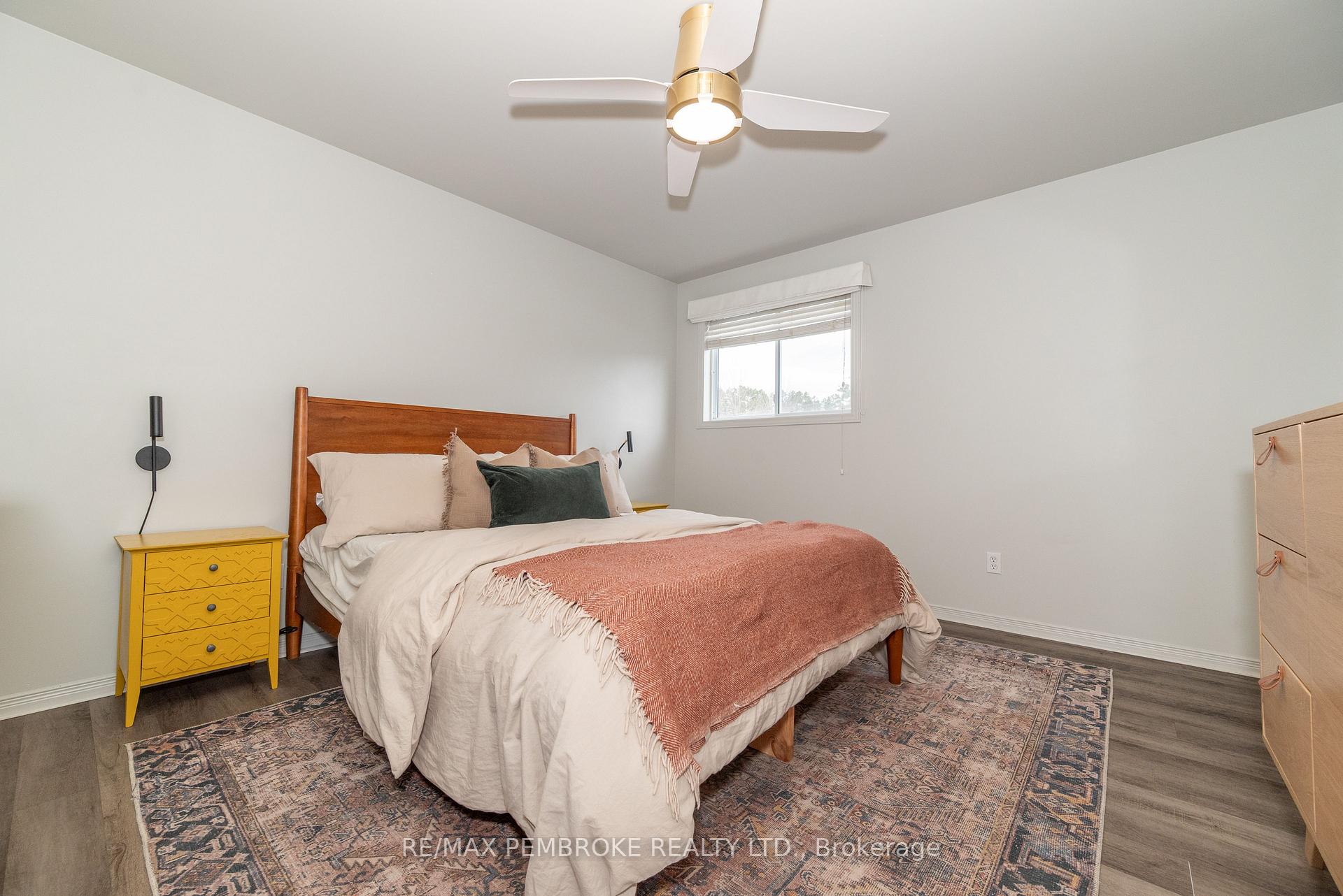Photo 15 of 1310 Victoria Street, Petawawa — HOMEH