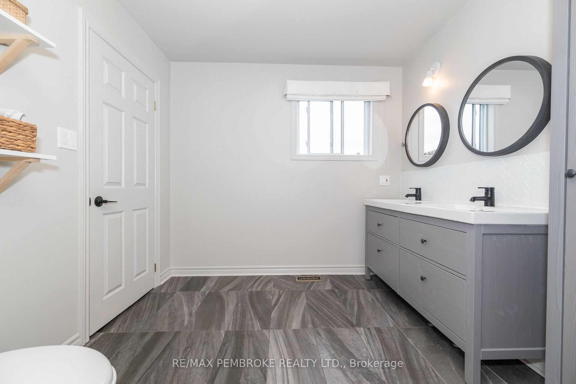 Photo 18 of 1310 Victoria Street, Petawawa — HOMEH