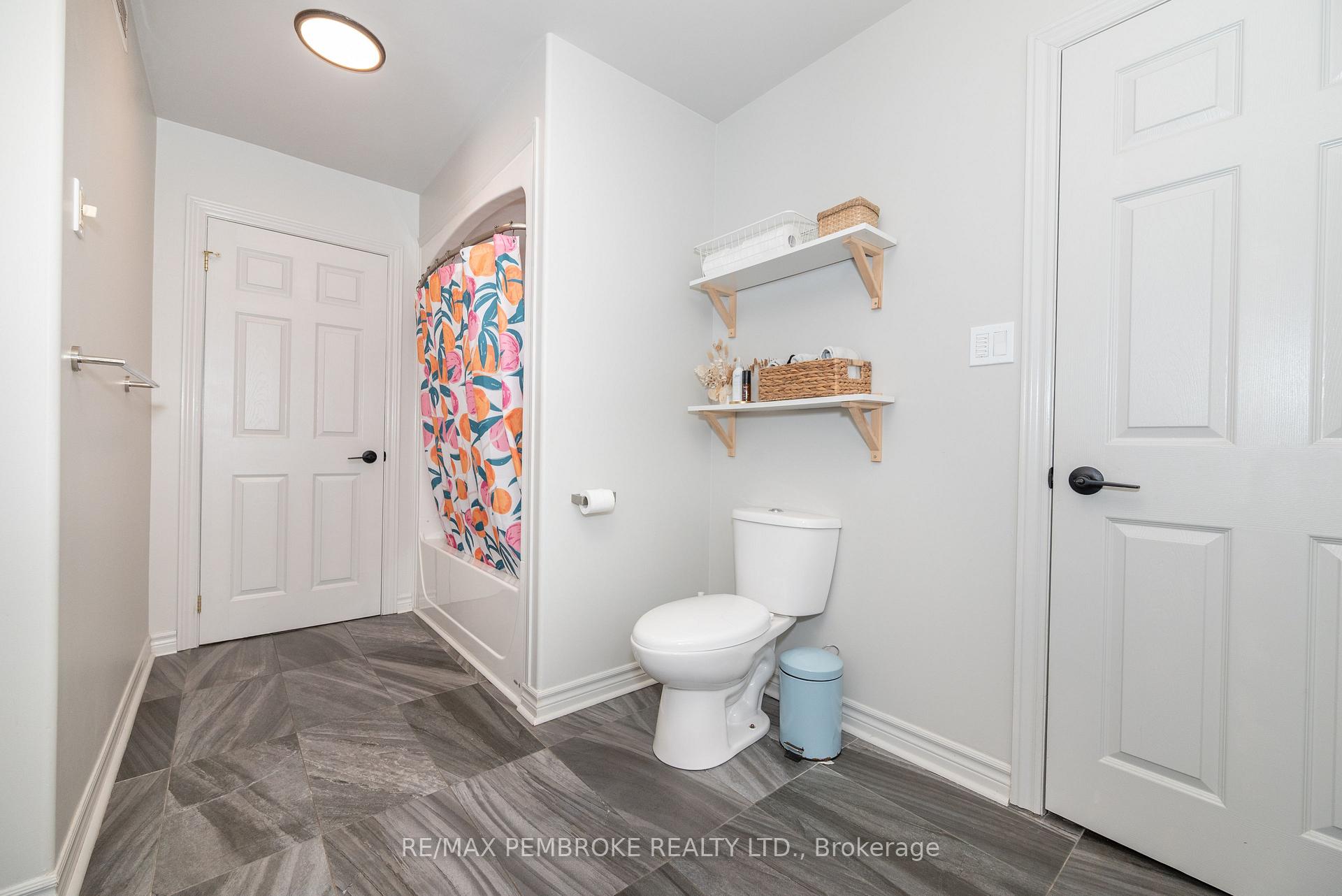 Photo 23 of 1310 Victoria Street, Petawawa — HOMEH