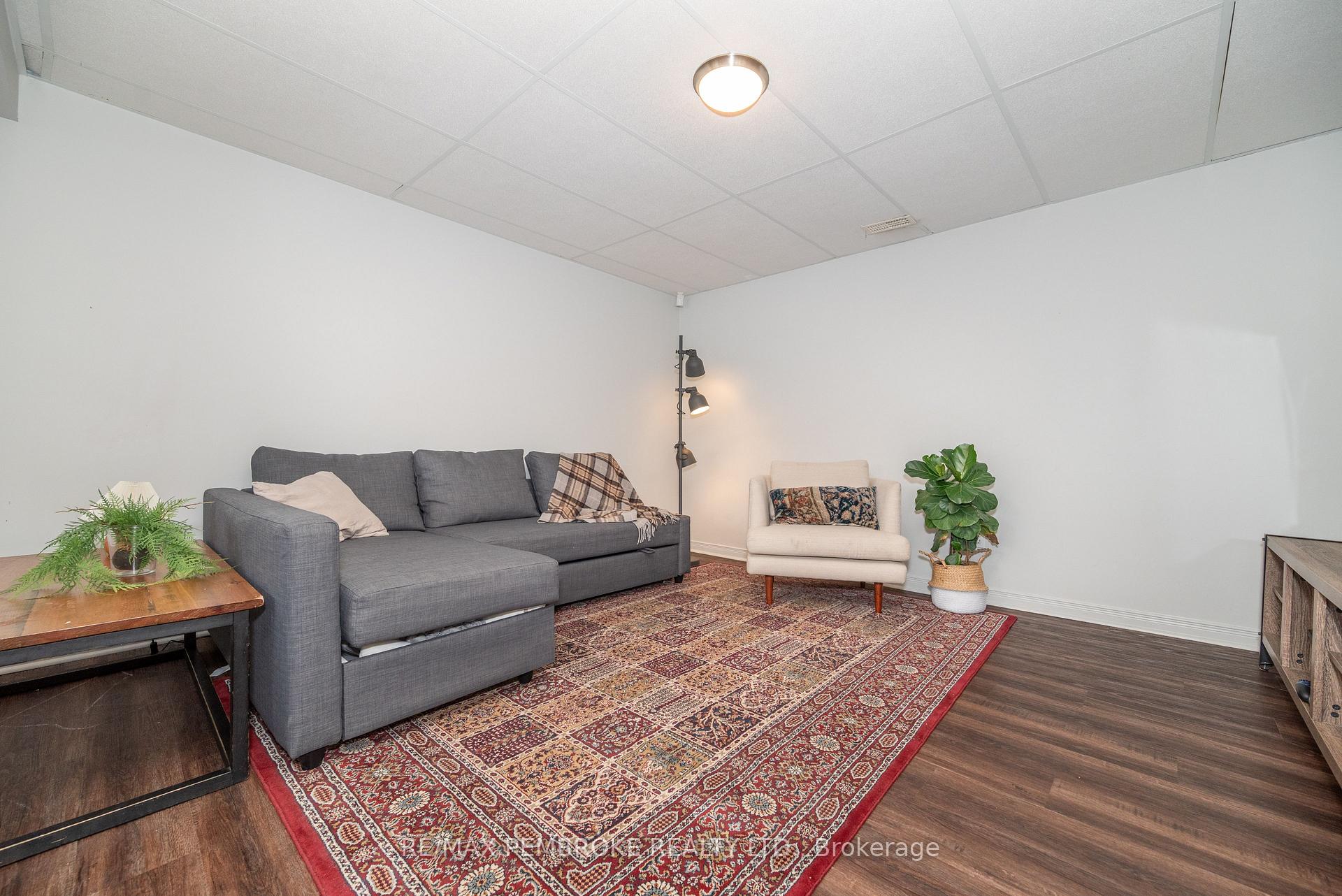 Photo 28 of 1310 Victoria Street, Petawawa — HOMEH