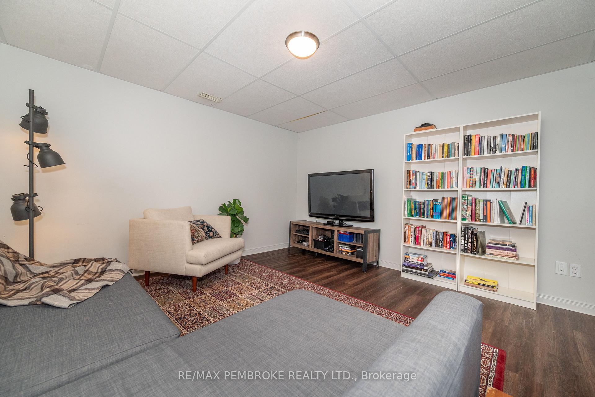 Photo 46 of 1310 Victoria Street, Petawawa — HOMEH