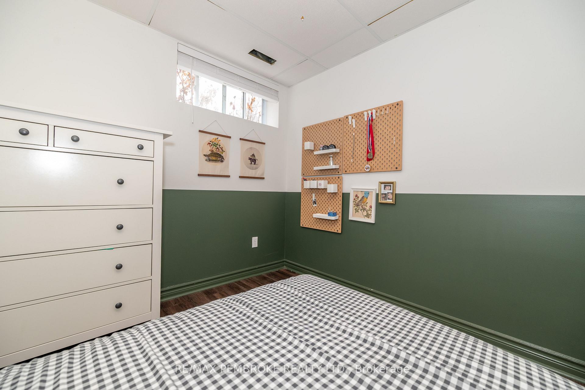 Photo 38 of 1310 Victoria Street, Petawawa — HOMEH