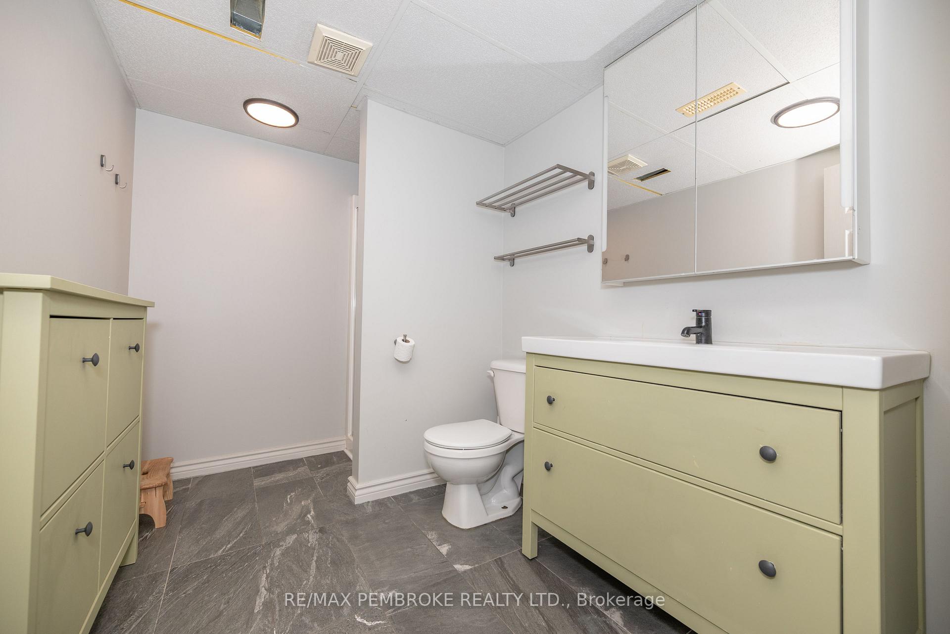 Photo 35 of 1310 Victoria Street, Petawawa — HOMEH