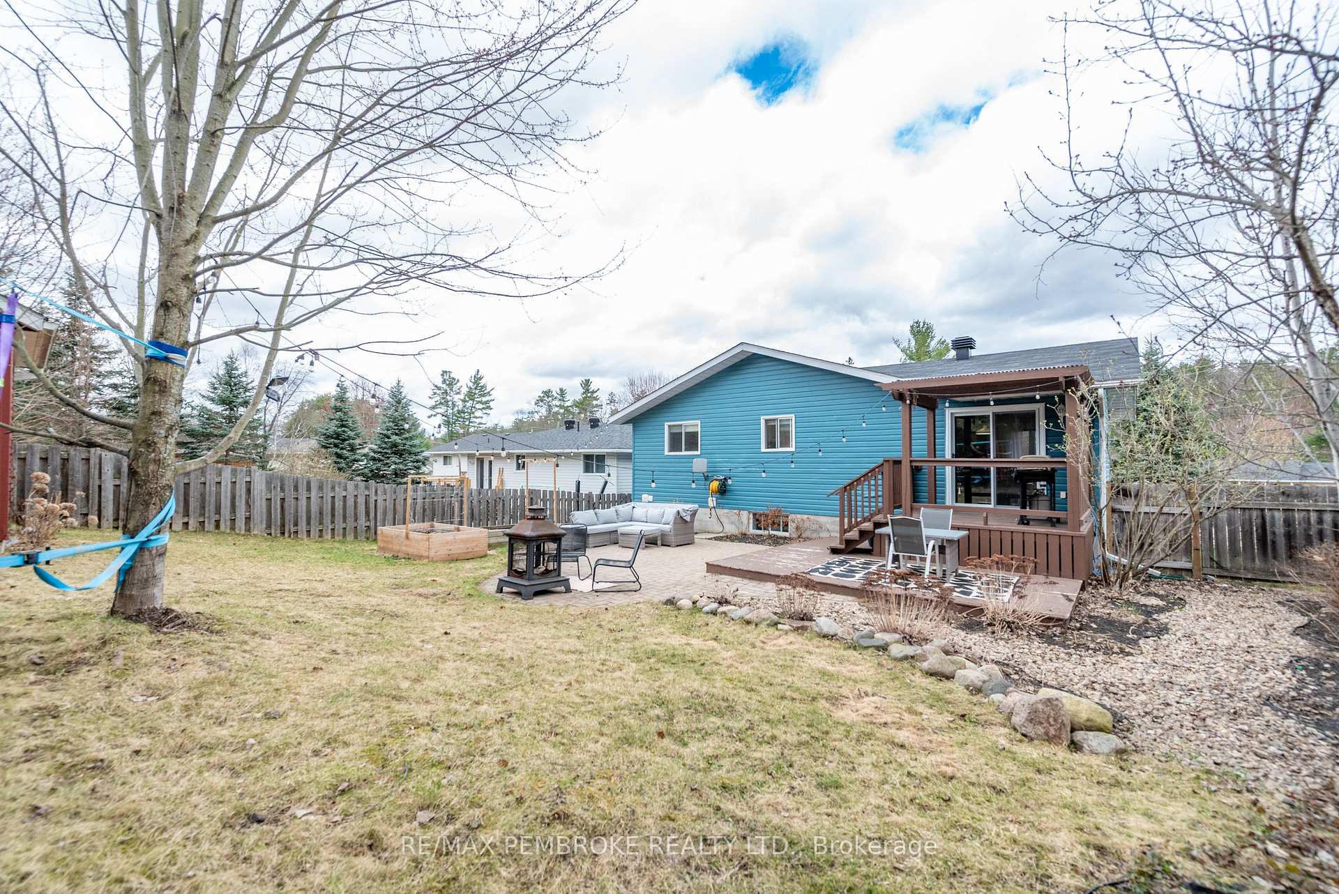 Photo 42 of 1310 Victoria Street, Petawawa — HOMEH