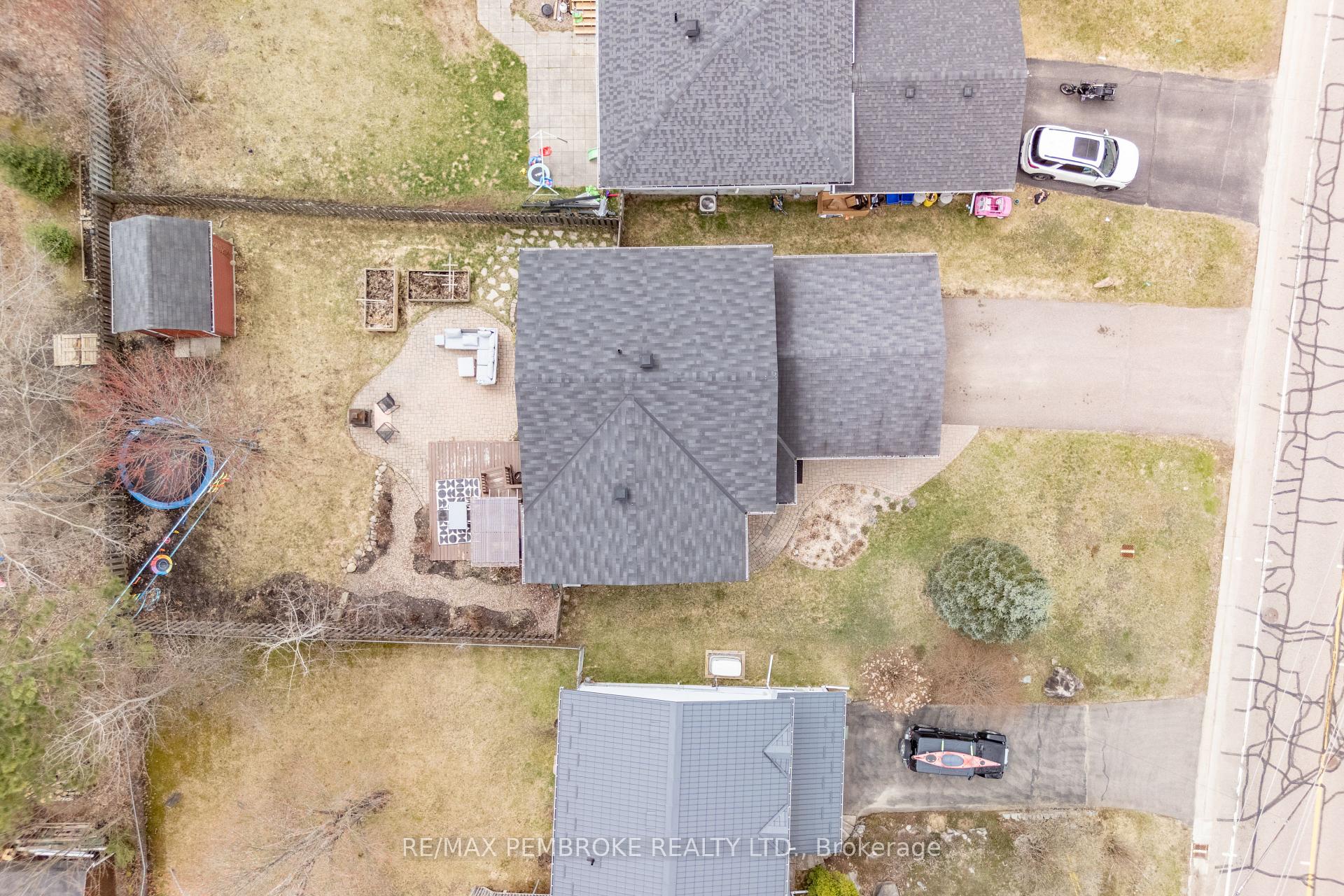 Photo 40 of 1310 Victoria Street, Petawawa — HOMEH