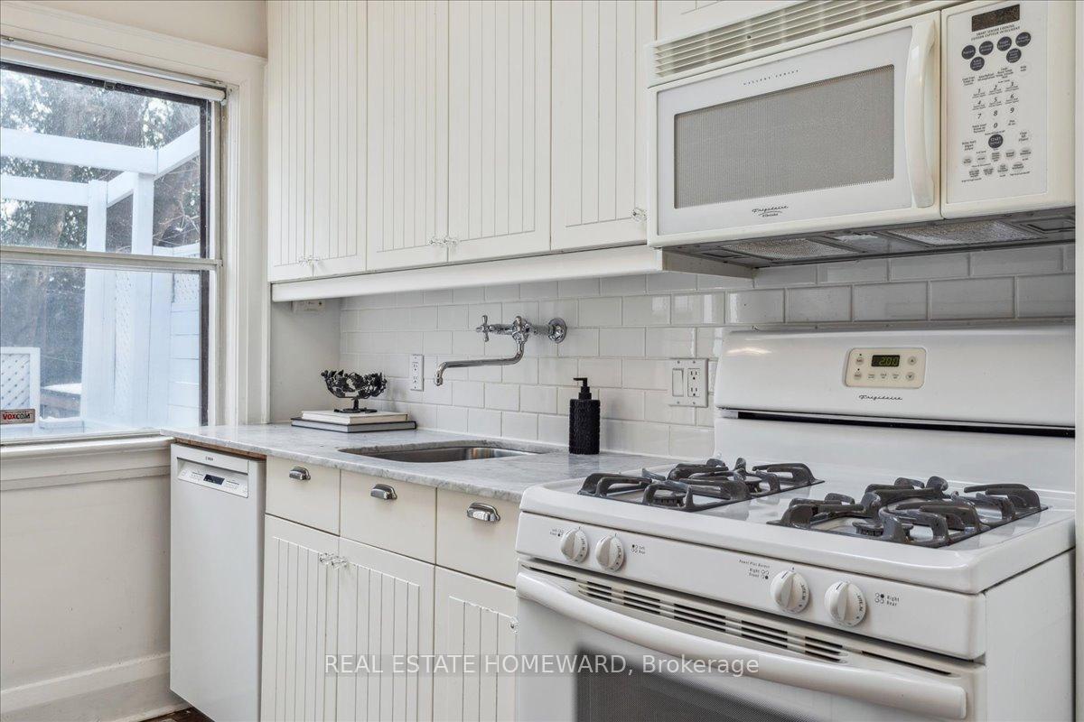Photo 14 of 103 Sparkhall Avenue, Toronto, North Riverdale — HOMEH