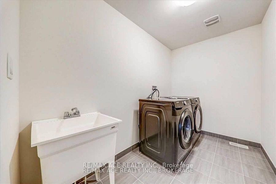 Photo 13 of Unit Main, 2500 Orchestrate Drive, Oshawa, Windfields — HOMEH