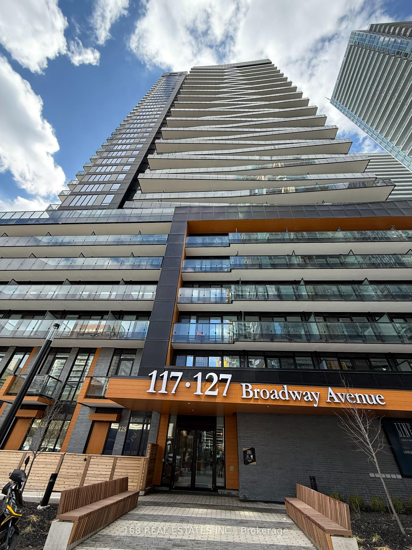 Photo 1 of Unit 608, 127 Broadway Avenue, Toronto, Mount Pleasant West — HOMEH