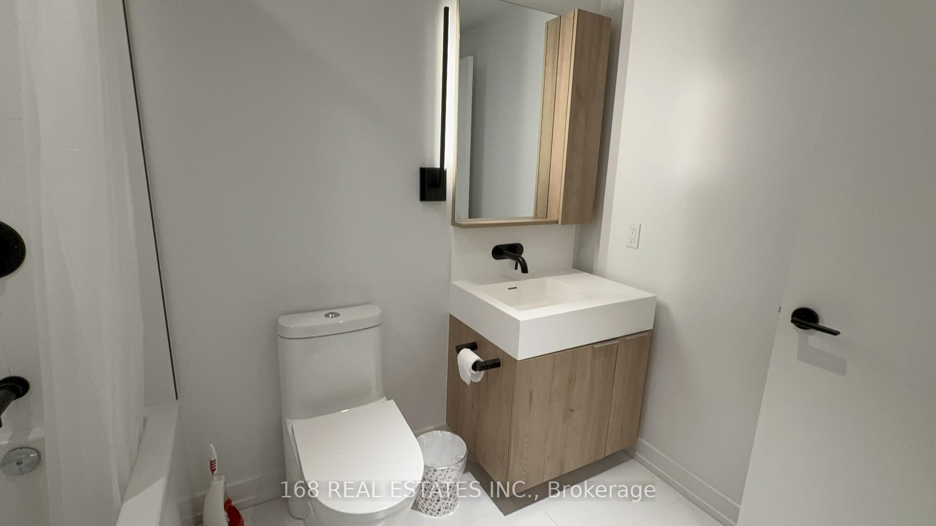 Photo 3 of Unit 608, 127 Broadway Avenue, Toronto, Mount Pleasant West — HOMEH