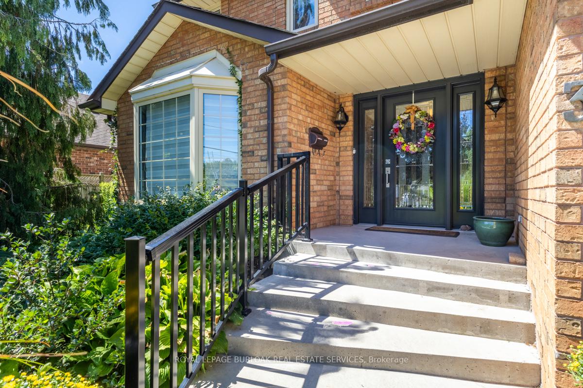 Photo 3 of 391 Kerman Avenue, Grimsby, Grimsby Beach — HOMEH