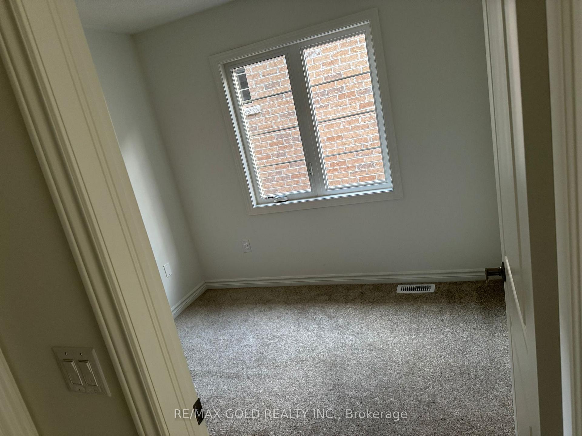 Photo 7 of 18 Sassafras Road, Springwater, Minesing — HOMEH