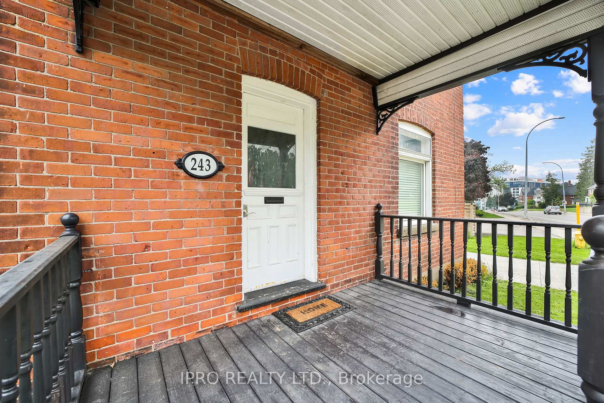 Photo 5 of 243 Dunlop Street E, Barrie, North Shore — HOMEH