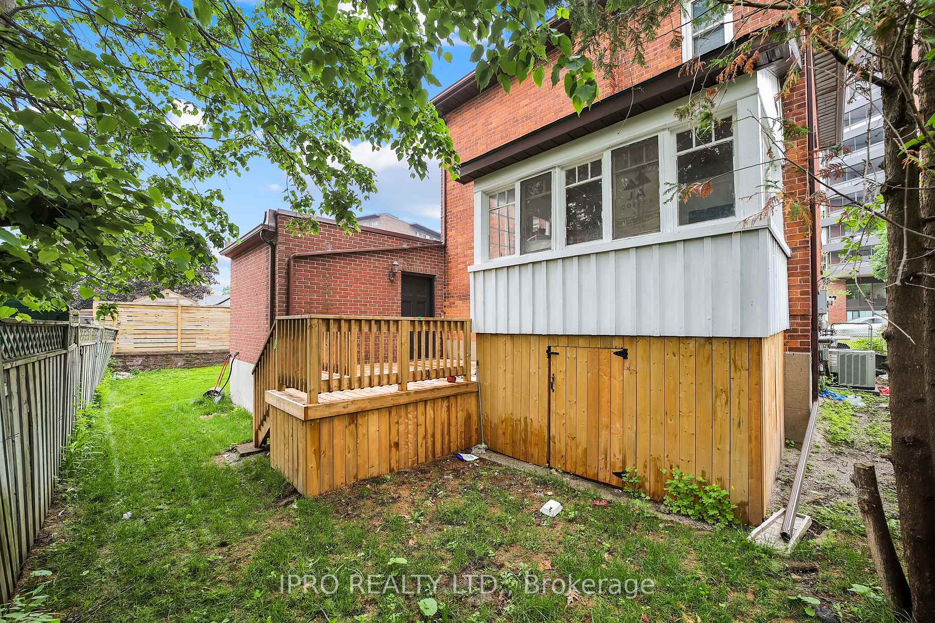 Photo 2 of 243 Dunlop Street E, Barrie, North Shore — HOMEH