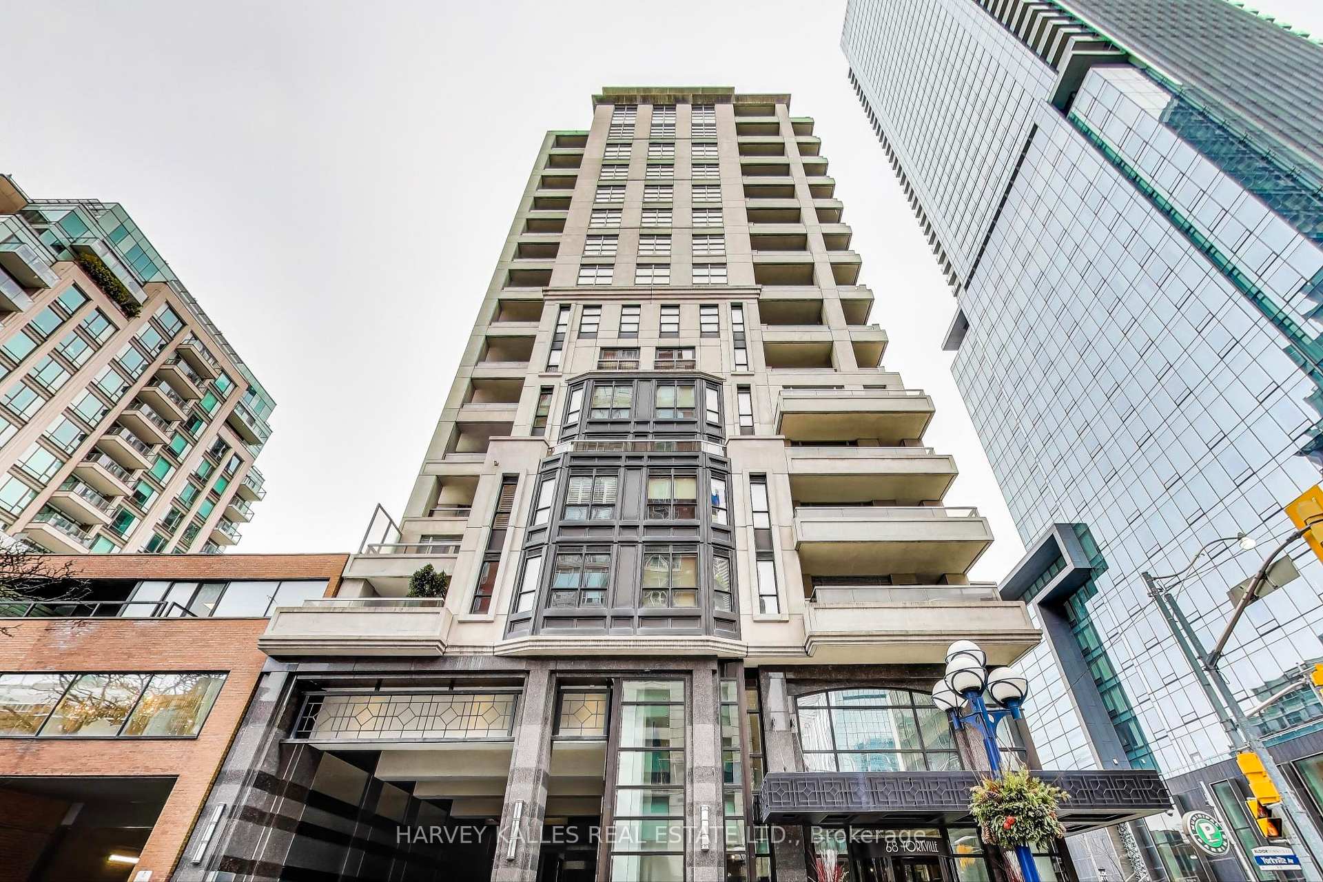 Front of Unit 1002, 68 Yorkville Avenue