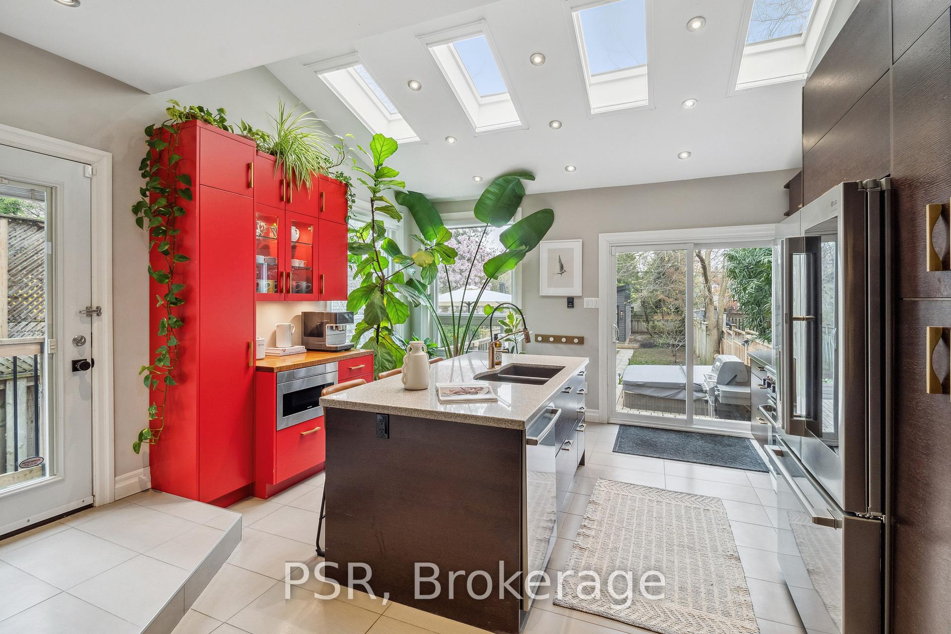 Photo 13 of 343 Balliol Street, Toronto, Mount Pleasant East — HOMEH